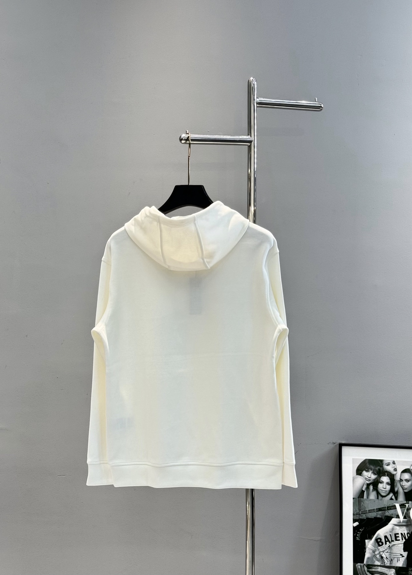 Versace范思哲2025新款胸口徽标logo装饰连帽卫衣，简约时尚的设计，宽松休闲的版型，散发出属于