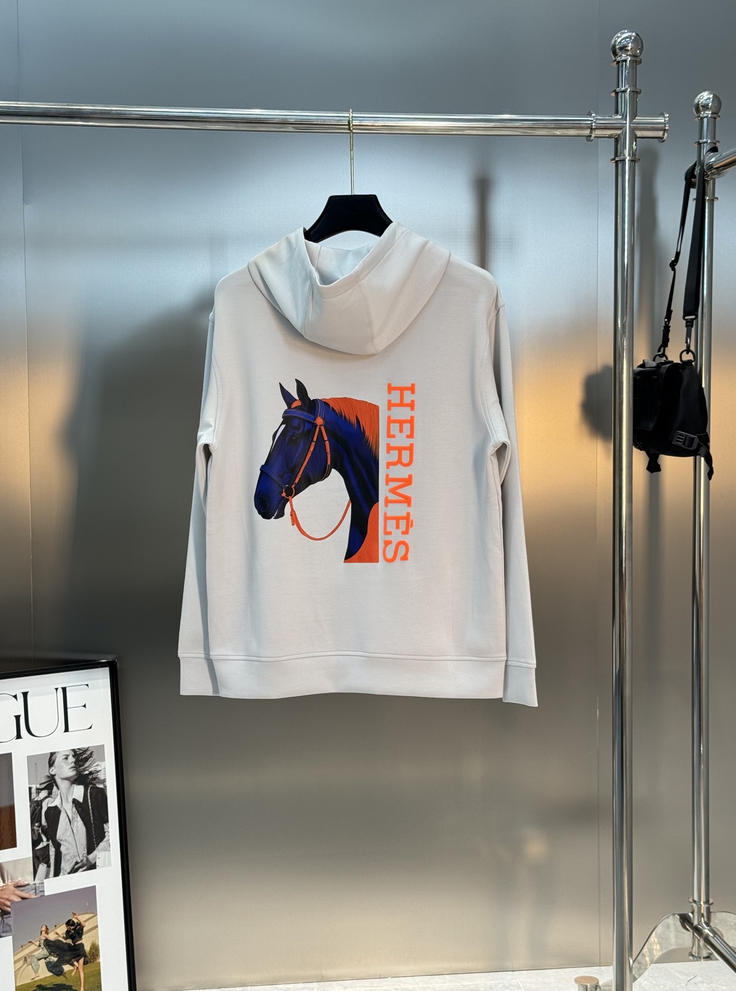 Hermes爱马仕25s新品连帽卫衣.作为世界著名的奢侈品牌，有着奢侈品之王之称Hermes一直就以精美