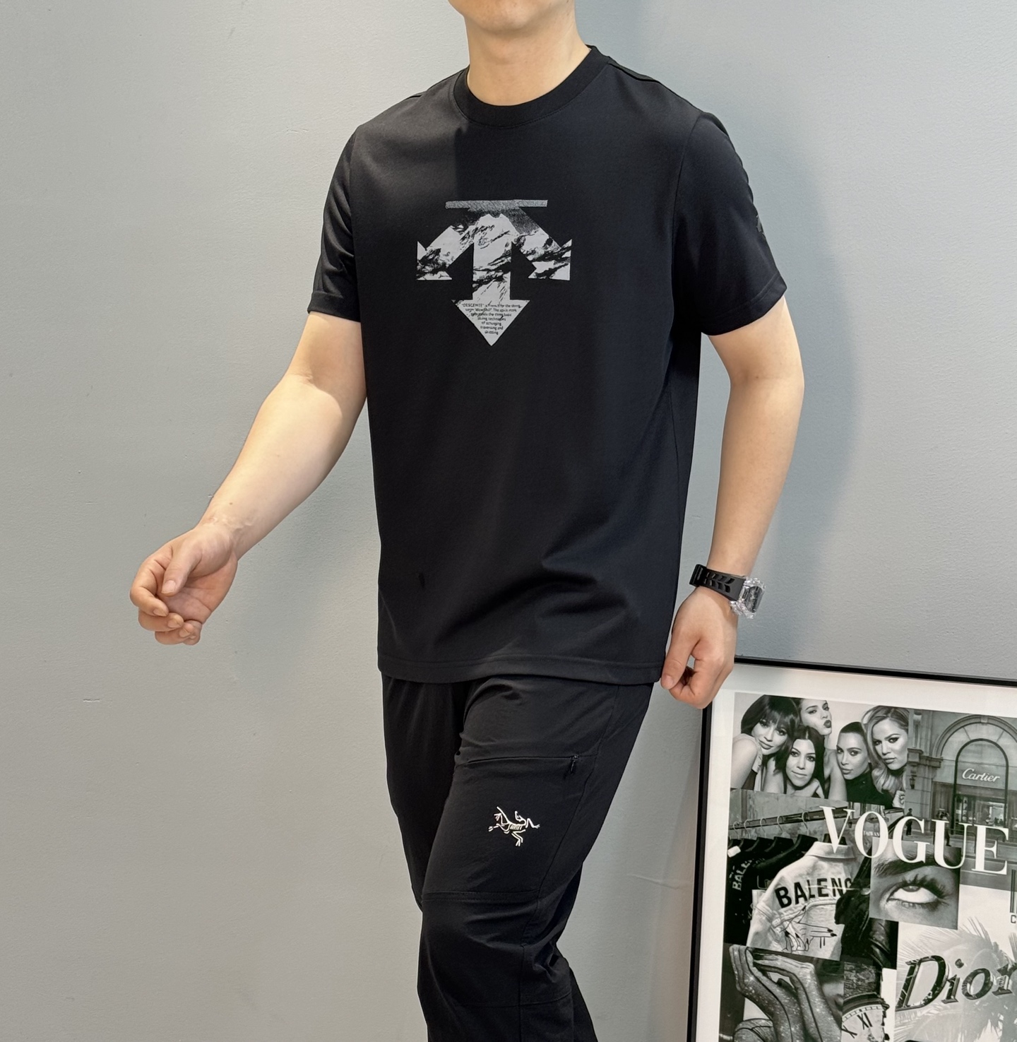 DESCENT*迪桑-特基础款T恤.25s新款男女同款！纯色系推荐！胸口经典标识设计.高温烫画工艺.绣口