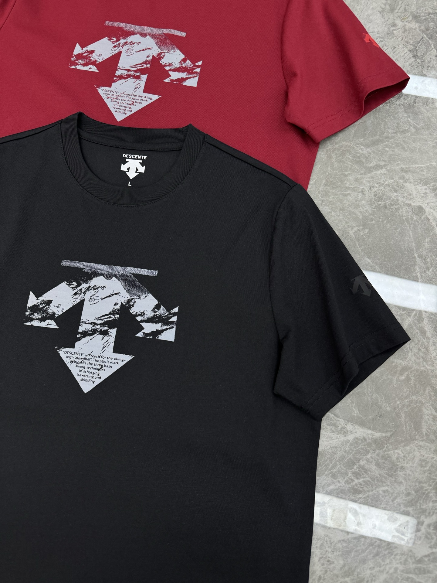 DESCENT*迪桑-特基础款T恤.25s新款男女同款！纯色系推荐！胸口经典标识设计.高温烫画工艺.绣口