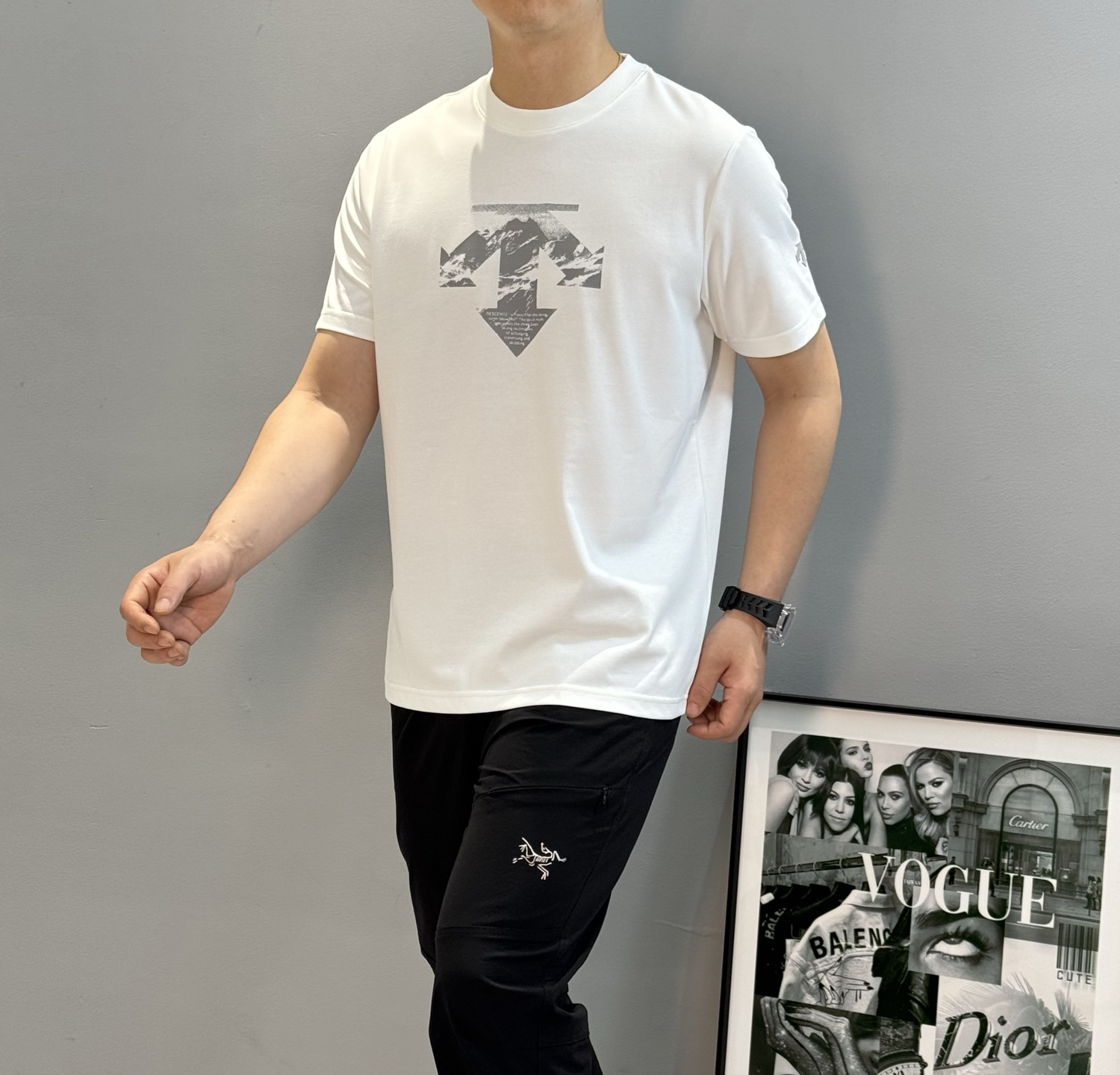 DESCENT*迪桑-特基础款T恤.25s新款男女同款！纯色系推荐！胸口经典标识设计.高温烫画工艺.绣口