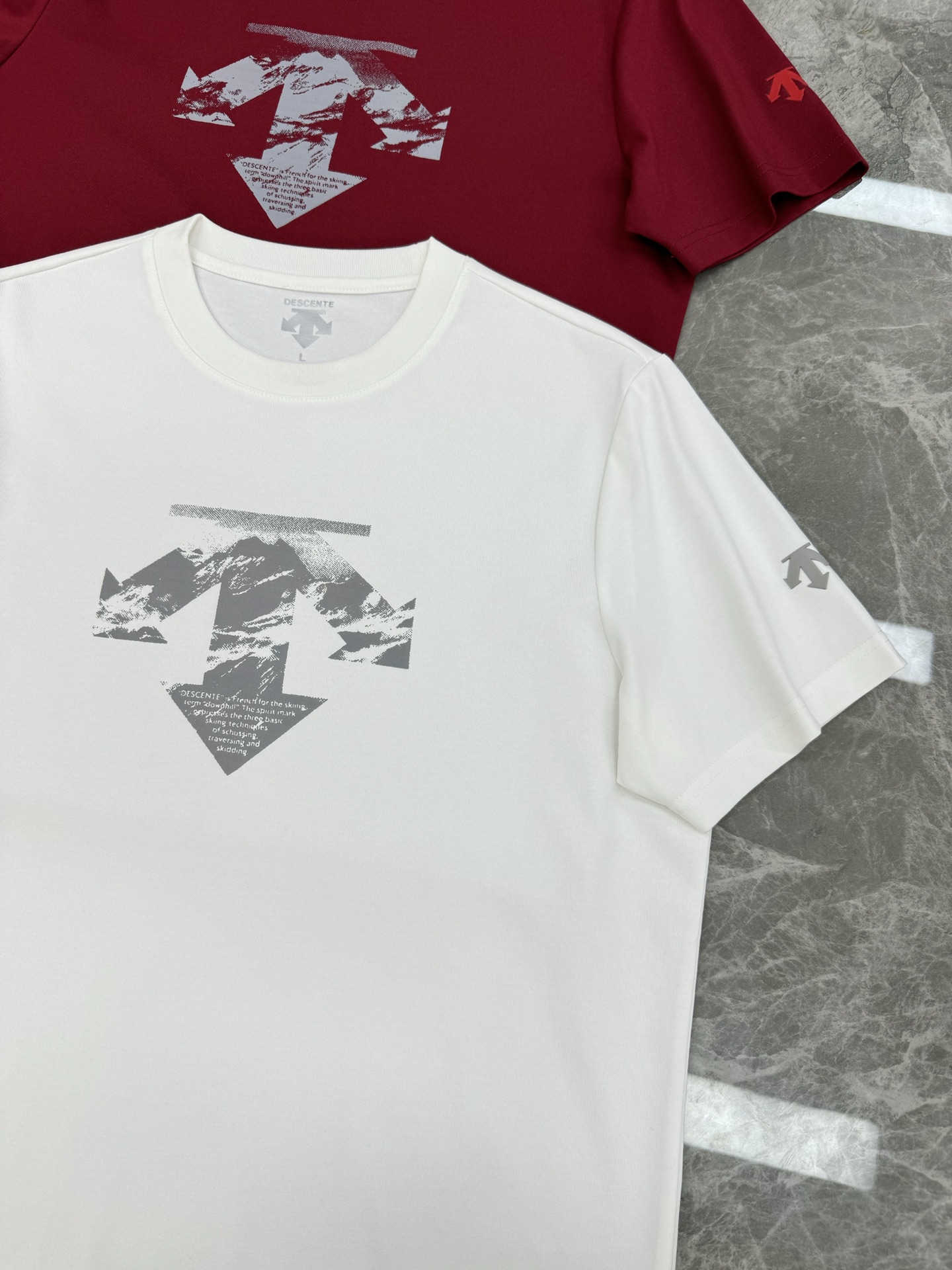 DESCENT*迪桑-特基础款T恤.25s新款男女同款！纯色系推荐！胸口经典标识设计.高温烫画工艺.绣口