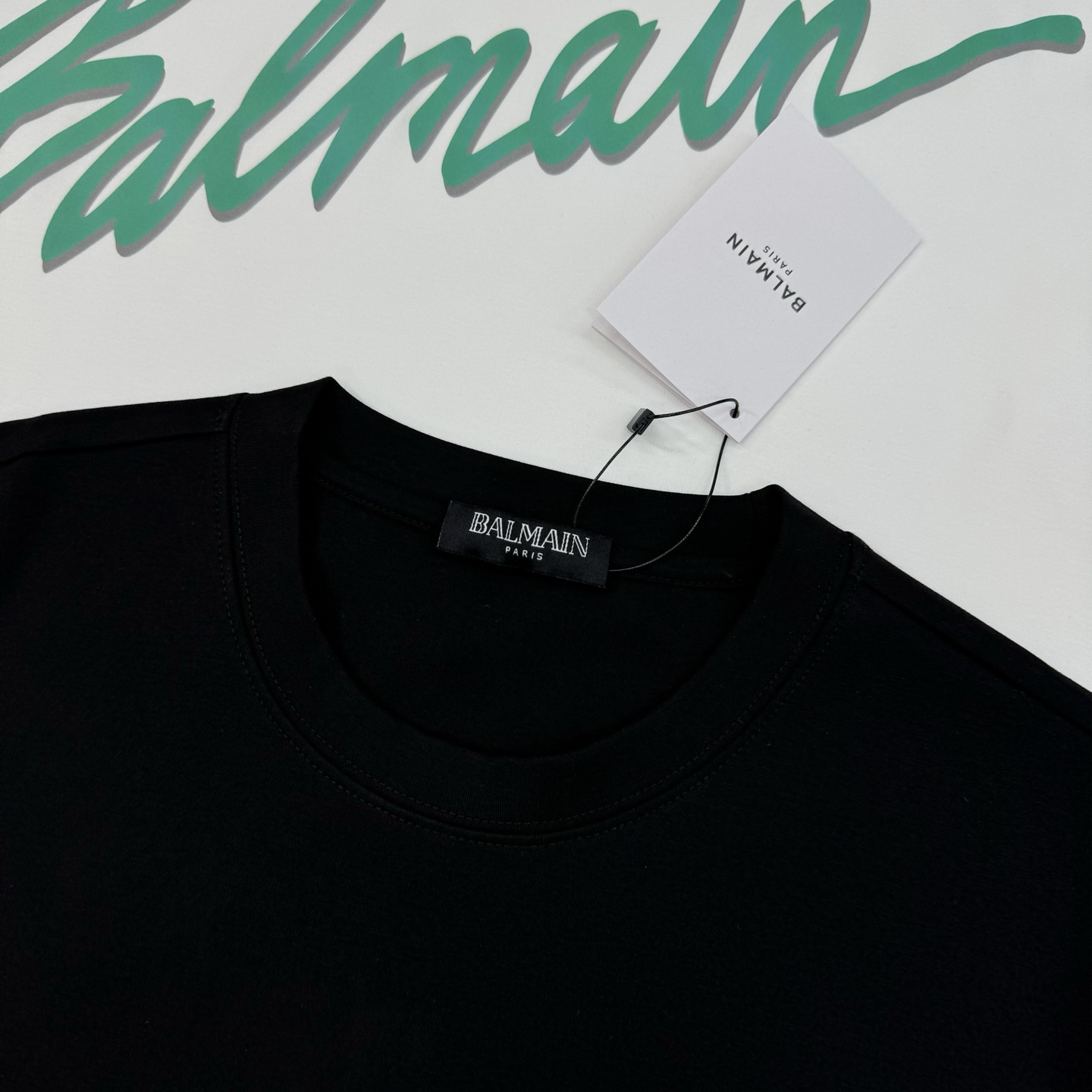 BALMAIN*巴尔曼新款莫代尔T恤.基础款的领军人物.胸口经典字母大图形3D立体烫画！绿色呈现高温定型
