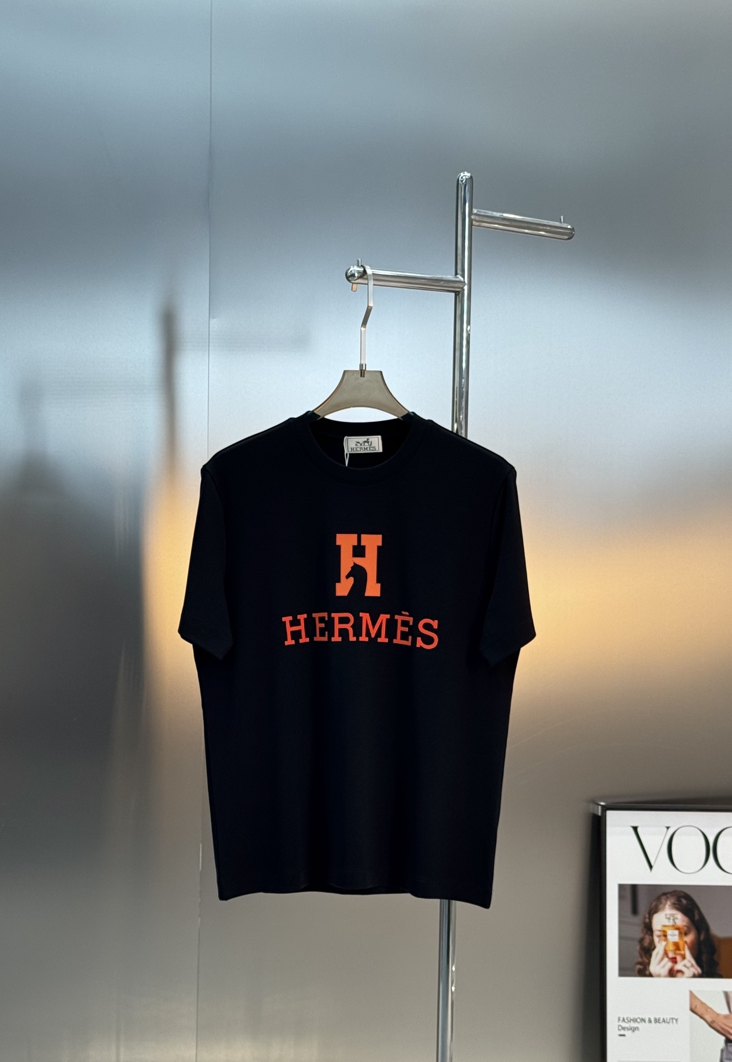 HERME*爱马*25s新款莫代尔T恤.经典橘色搭配呈现品牌魅力.适合时尚街头潮流搭配！不限年龄的单品推