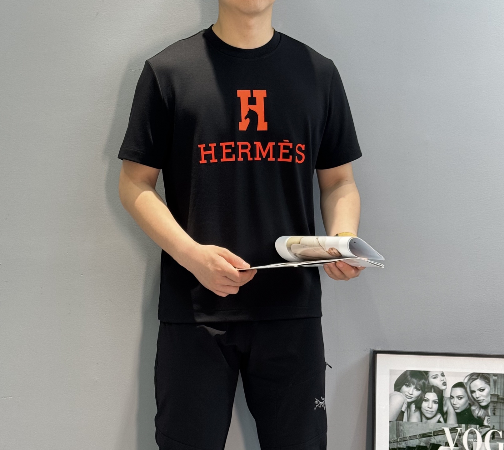 HERME*爱马*25s新款莫代尔T恤.经典橘色搭配呈现品牌魅力.适合时尚街头潮流搭配！不限年龄的单品推