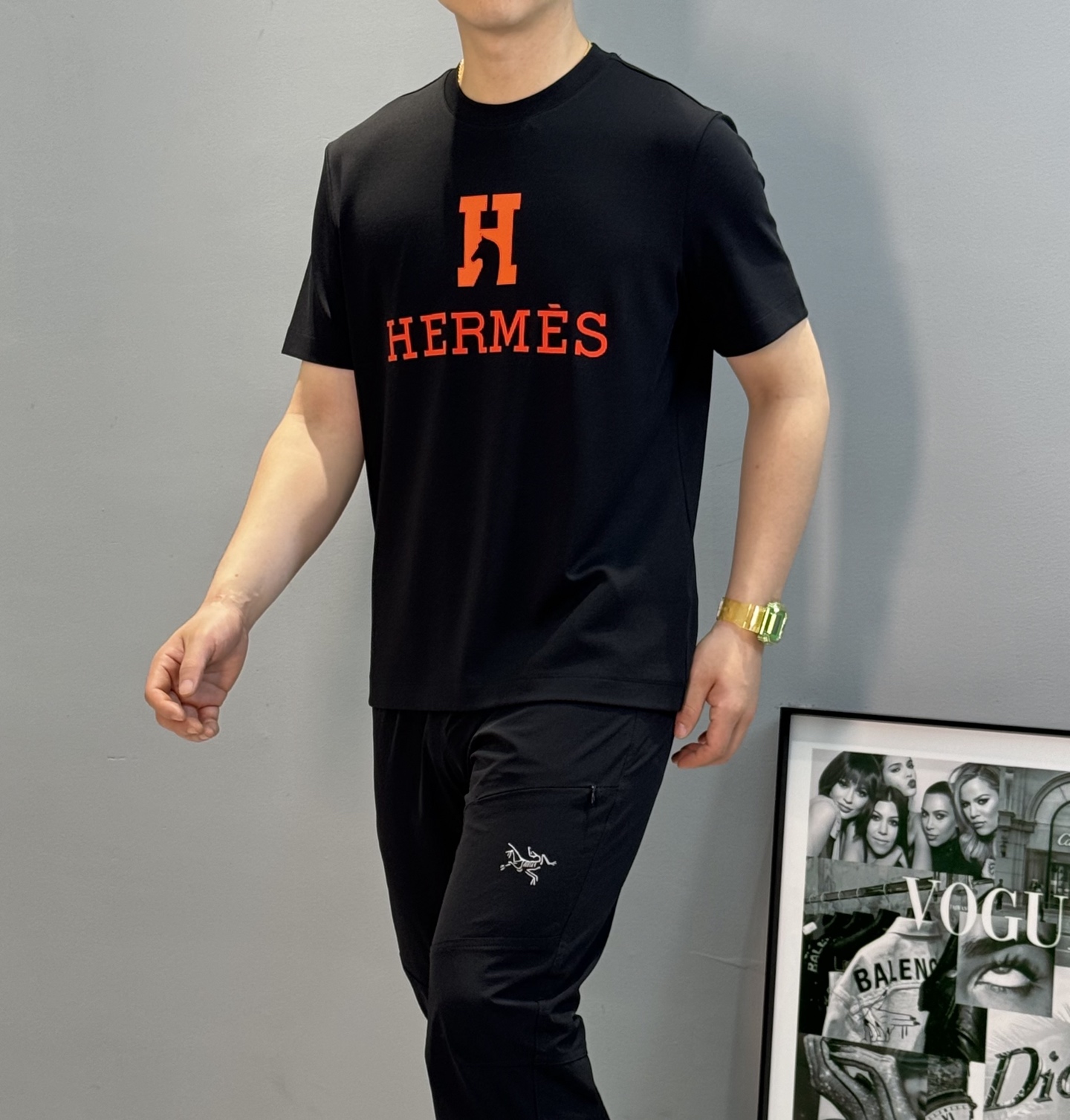 HERME*爱马*25s新款莫代尔T恤.经典橘色搭配呈现品牌魅力.适合时尚街头潮流搭配！不限年龄的单品推