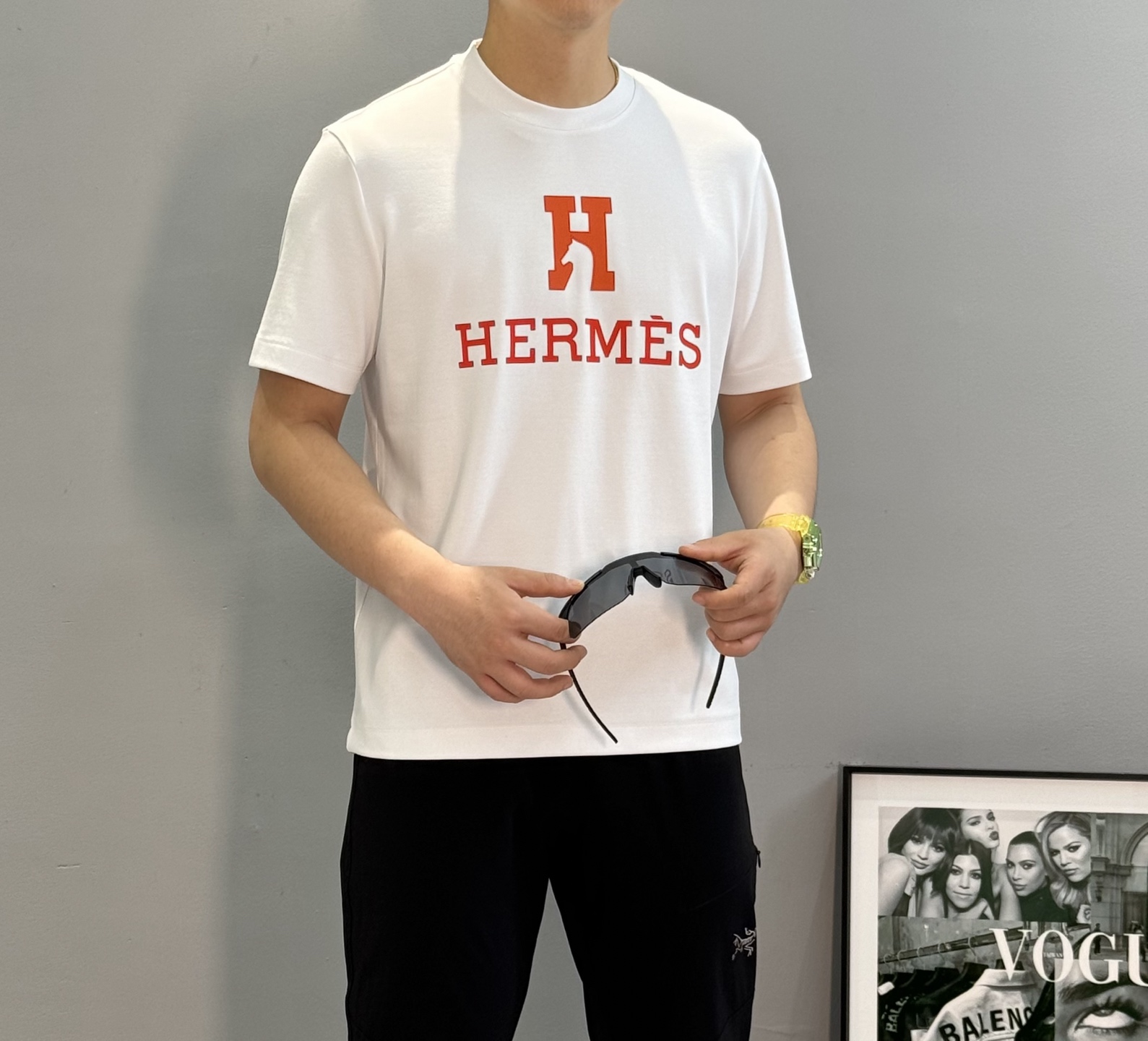 HERME*爱马*25s新款莫代尔T恤.经典橘色搭配呈现品牌魅力.适合时尚街头潮流搭配！不限年龄的单品推