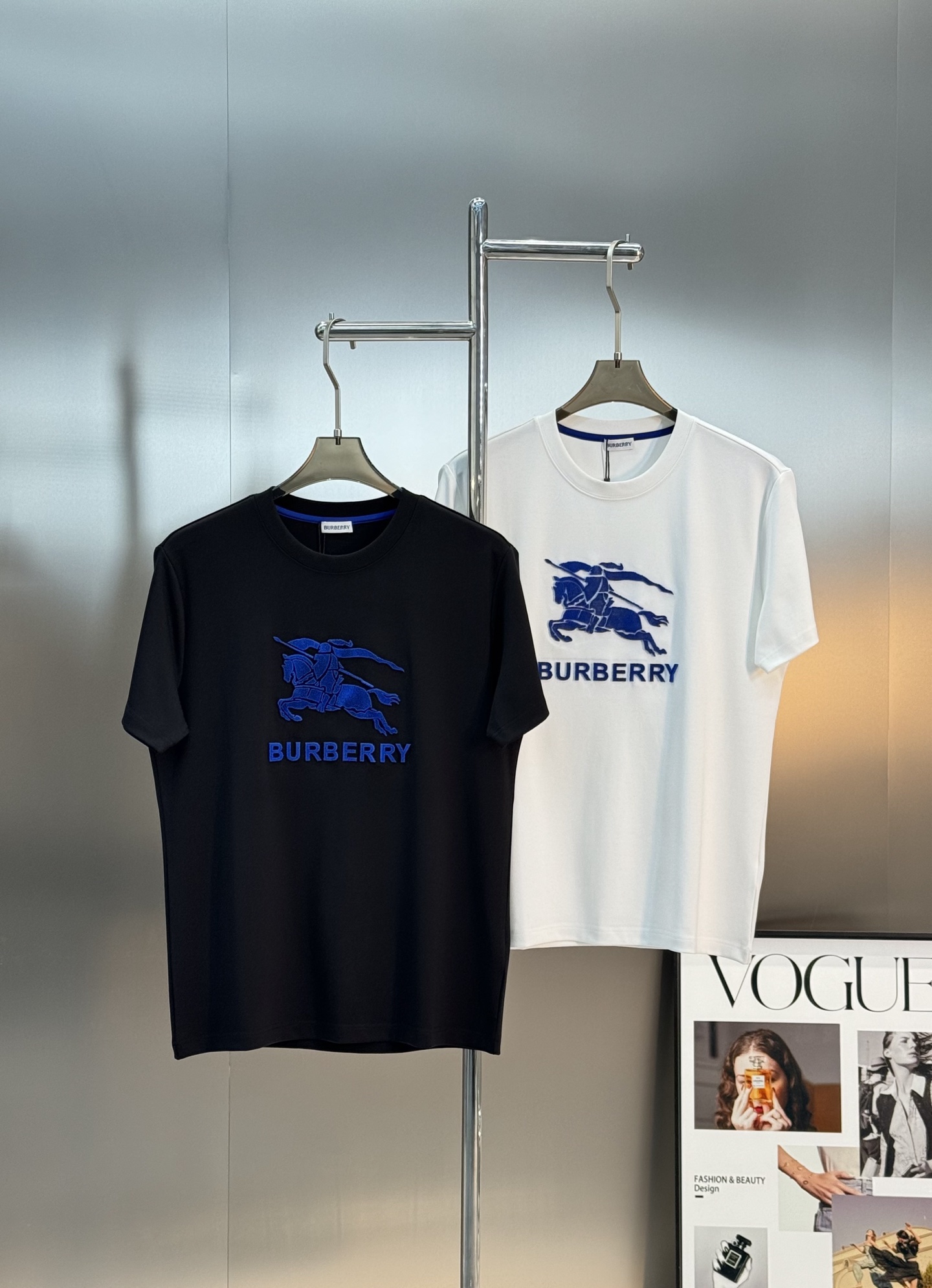 BBR*巴宝-莉2025s新品短袖T恤，重工立体牙刷绣.高逼格工艺.战马造型立体感满满.上身帅气时尚，简