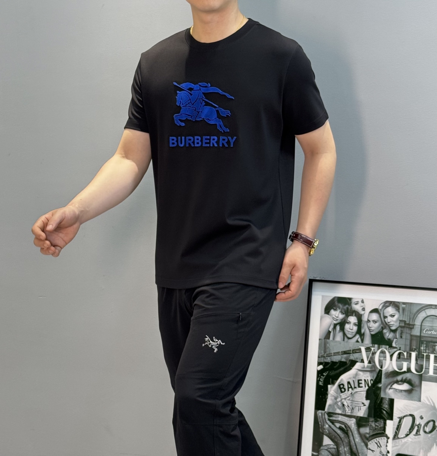 BBR*巴宝-莉2025s新品短袖T恤，重工立体牙刷绣.高逼格工艺.战马造型立体感满满.上身帅气时尚，简