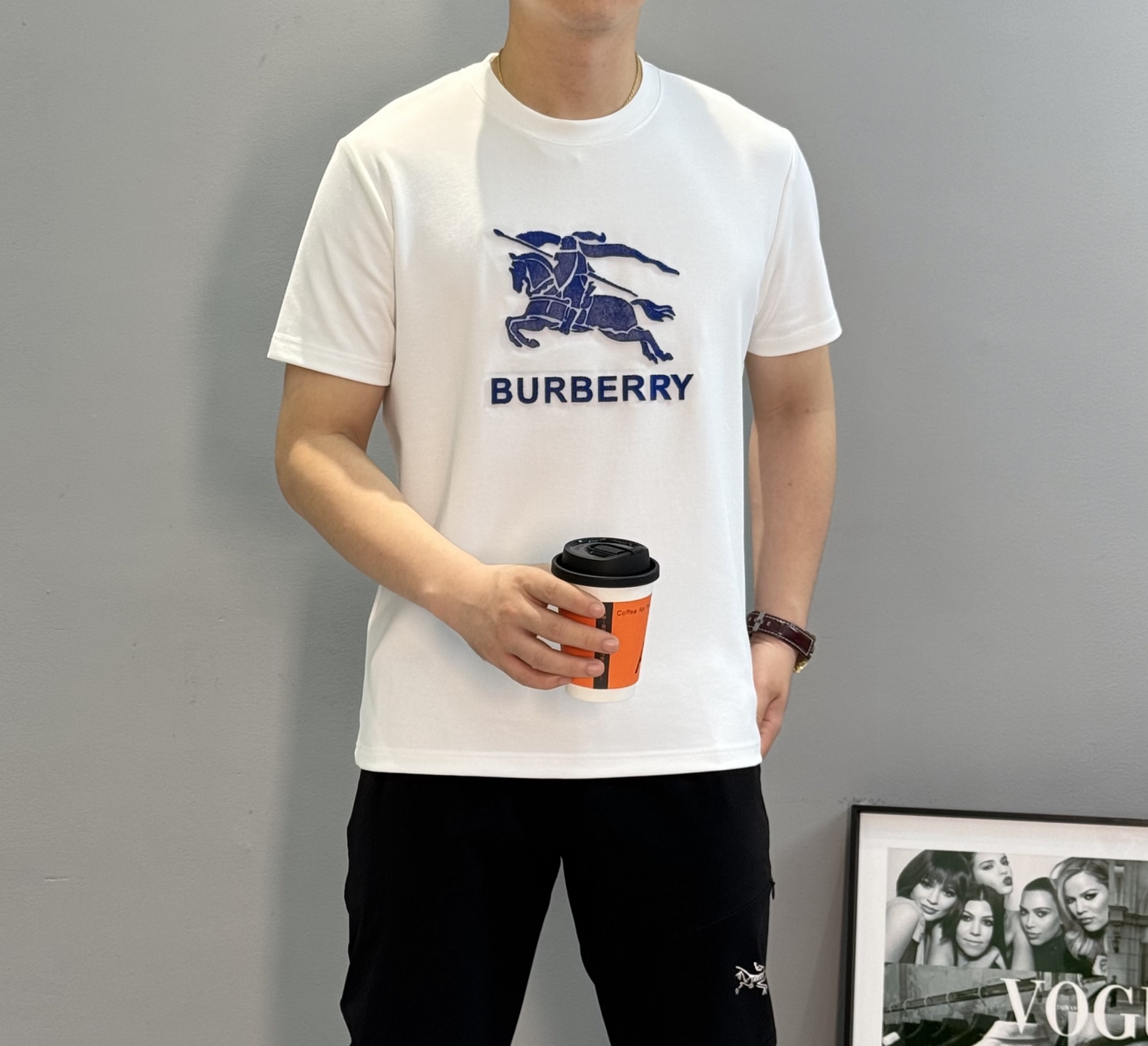 BBR*巴宝-莉2025s新品短袖T恤，重工立体牙刷绣.高逼格工艺.战马造型立体感满满.上身帅气时尚，简