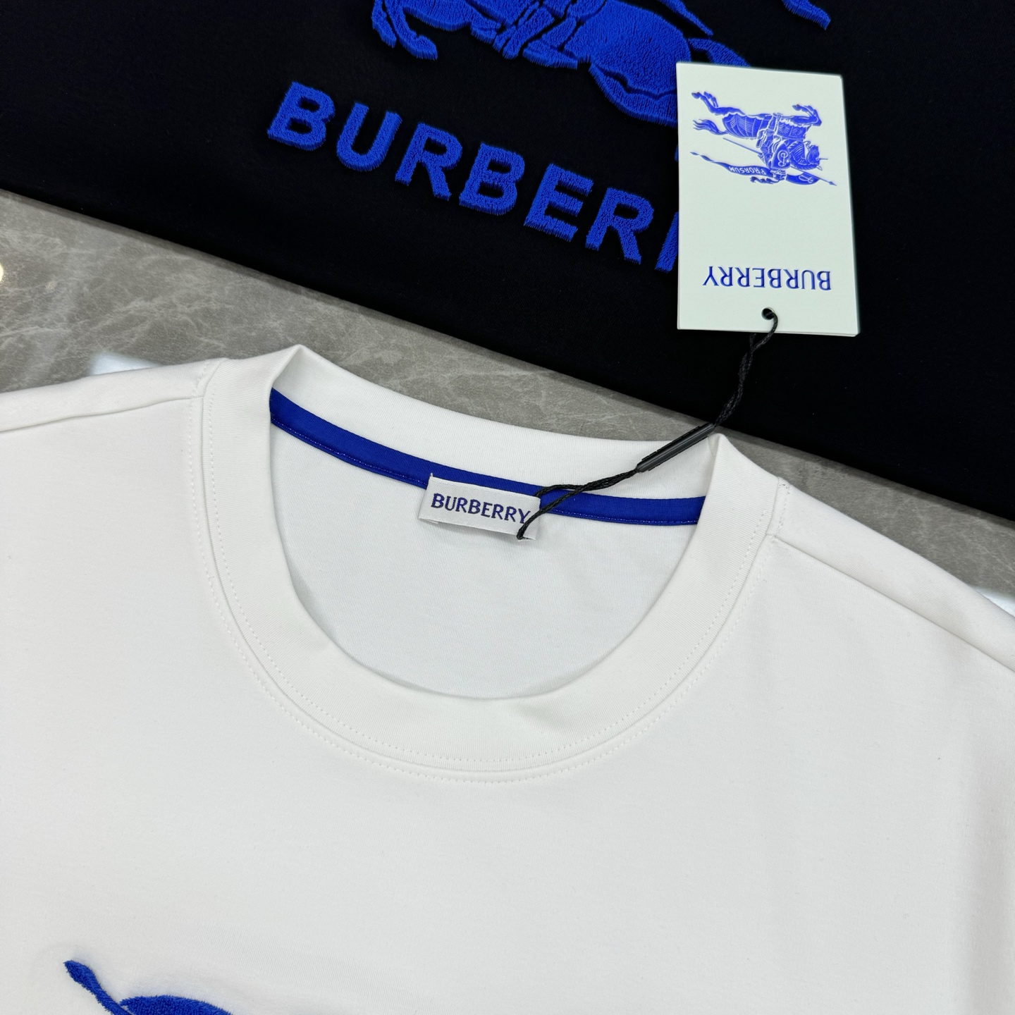 BBR*巴宝-莉2025s新品短袖T恤，重工立体牙刷绣.高逼格工艺.战马造型立体感满满.上身帅气时尚，简