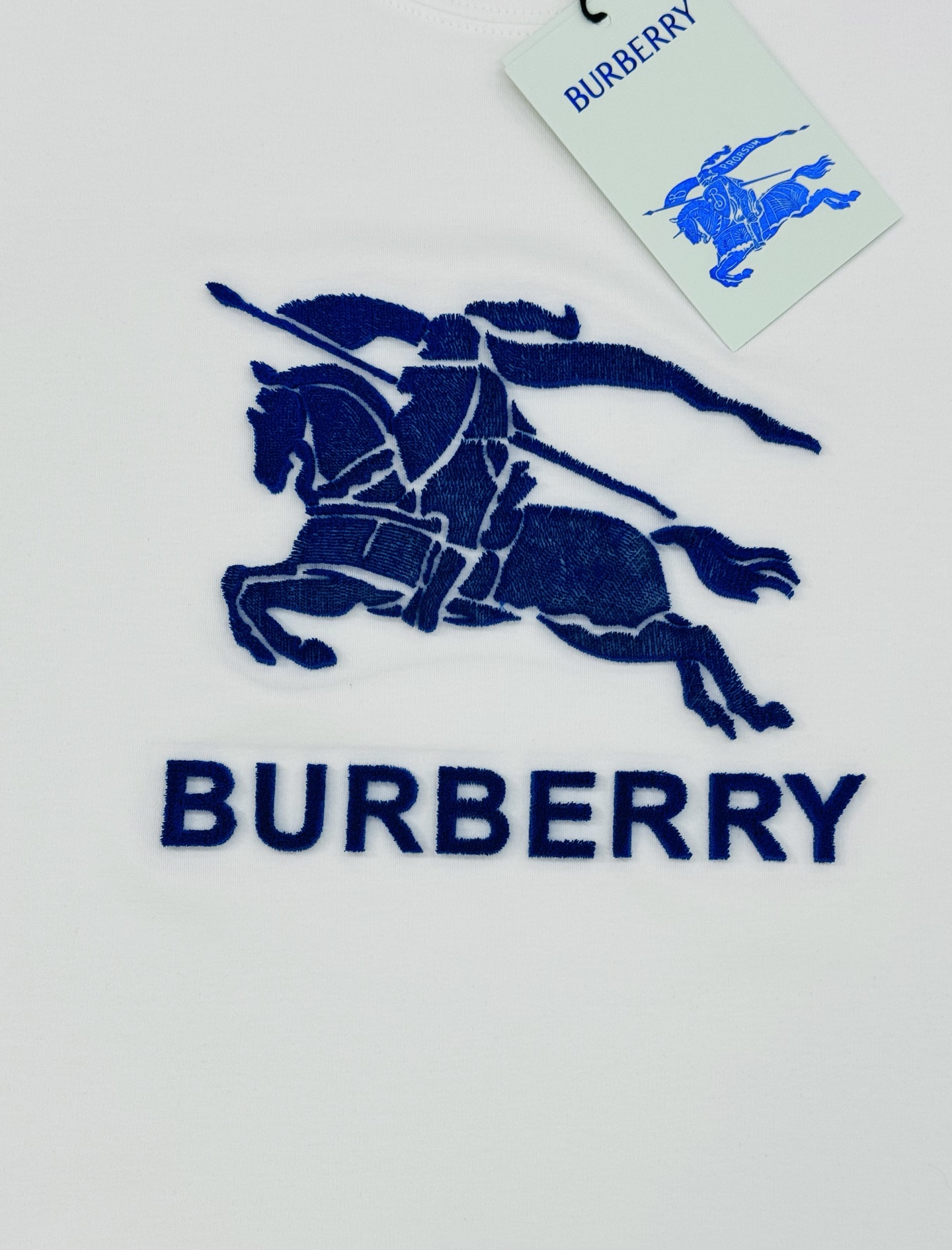 BBR*巴宝-莉2025s新品短袖T恤，重工立体牙刷绣.高逼格工艺.战马造型立体感满满.上身帅气时尚，简