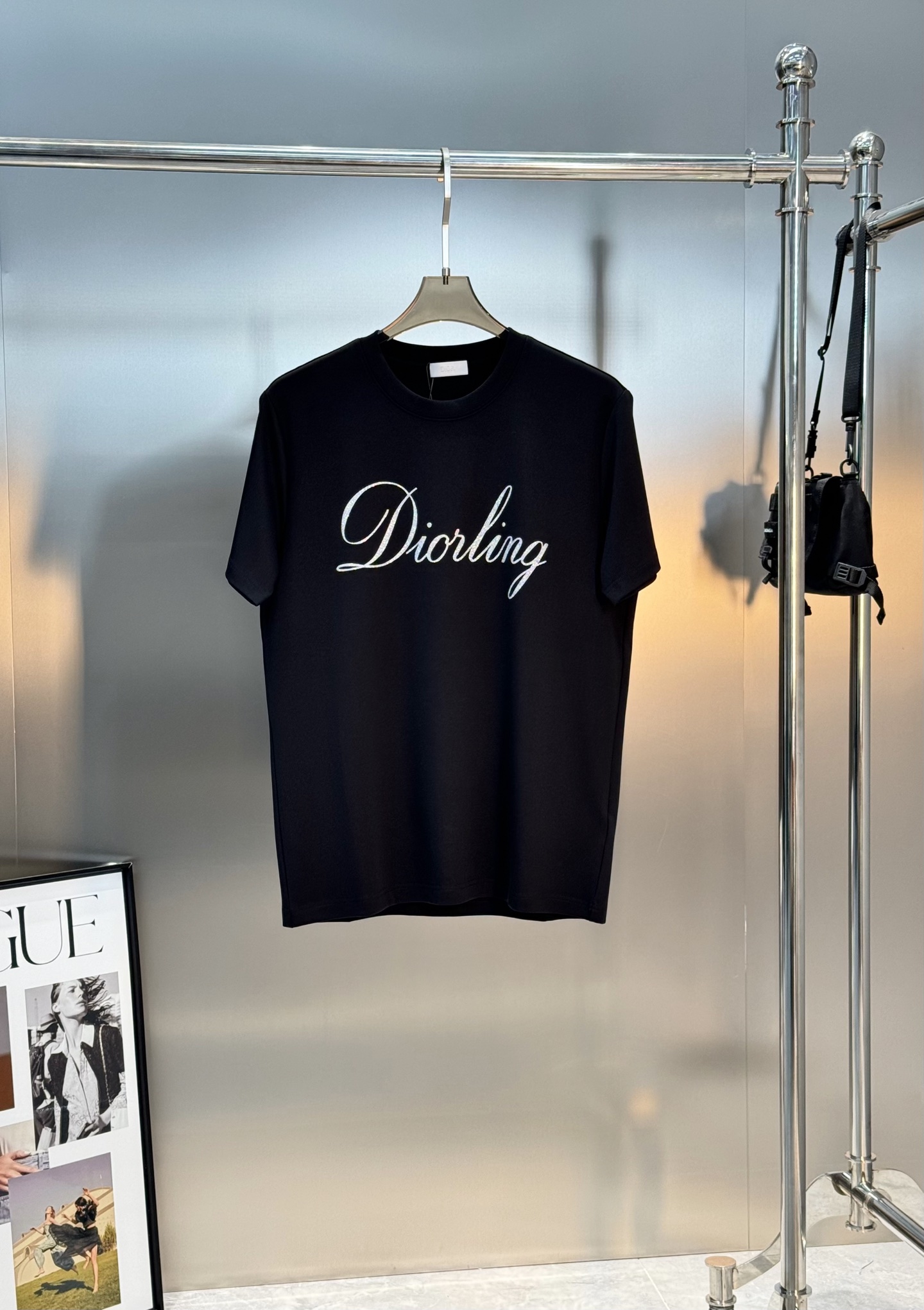 Dior迪奥25s新款莫代尔T恤.签名款.胸前经典字母3D立体烫画设计.减龄耐看！简单高级.辨识度颇具鲜