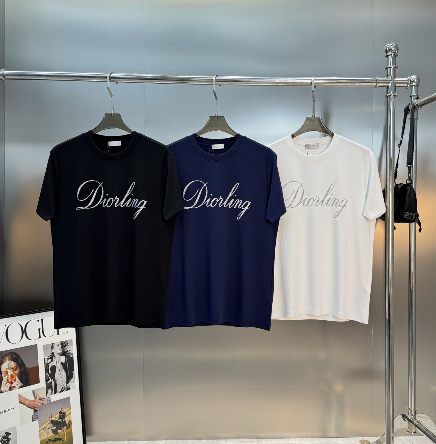 Dior迪奥25s新款莫代尔T恤.签名款.胸前经典字母3D立体烫画设计.减龄耐看！简单高级.辨识度颇具鲜