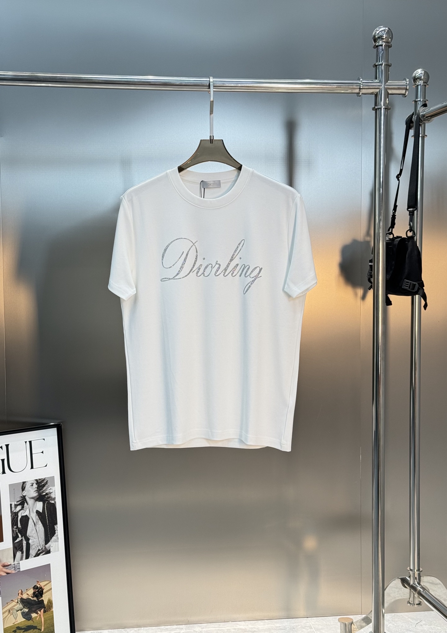 Dior迪奥25s新款莫代尔T恤.签名款.胸前经典字母3D立体烫画设计.减龄耐看！简单高级.辨识度颇具鲜