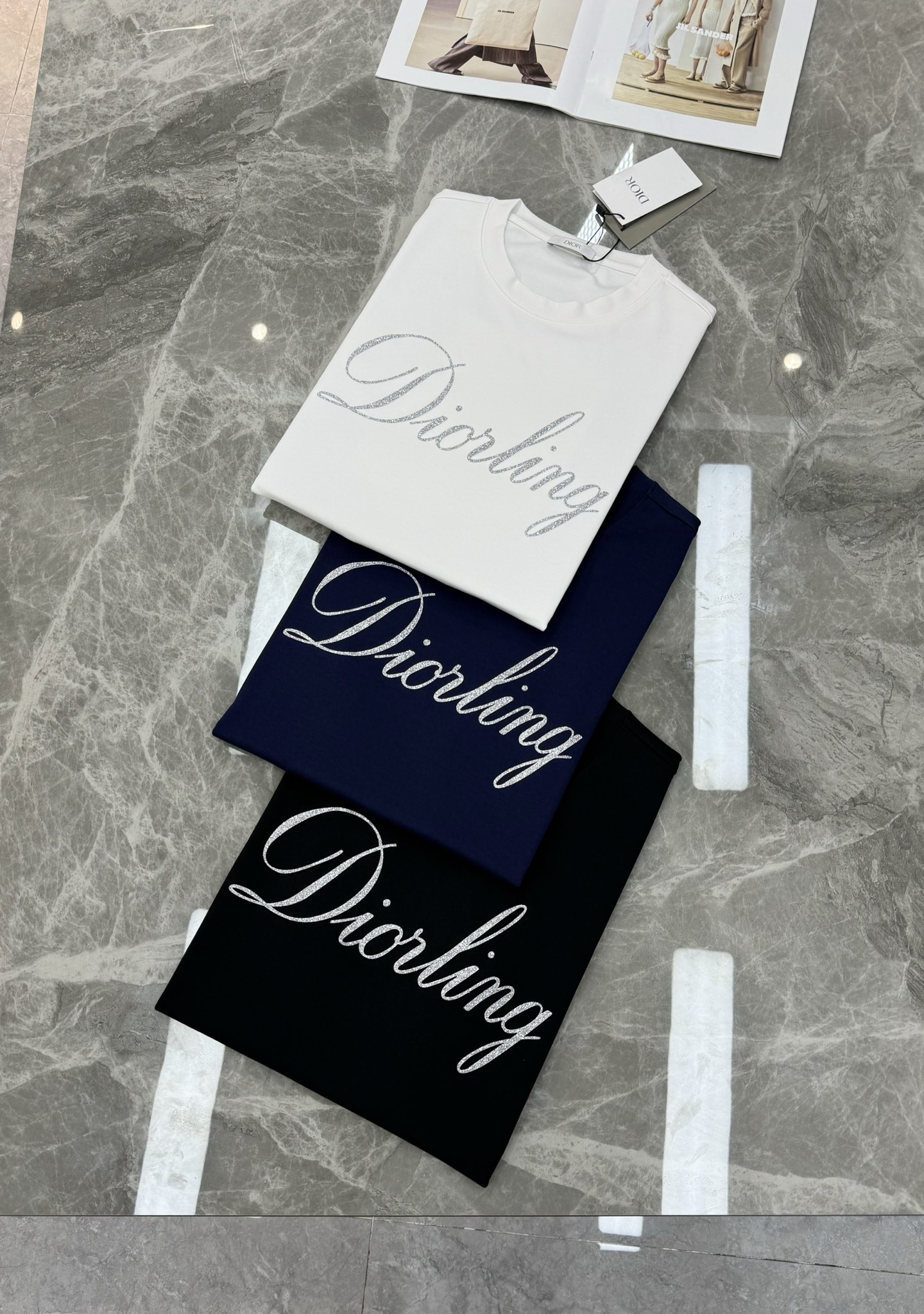 Dior迪奥25s新款莫代尔T恤.签名款.胸前经典字母3D立体烫画设计.减龄耐看！简单高级.辨识度颇具鲜