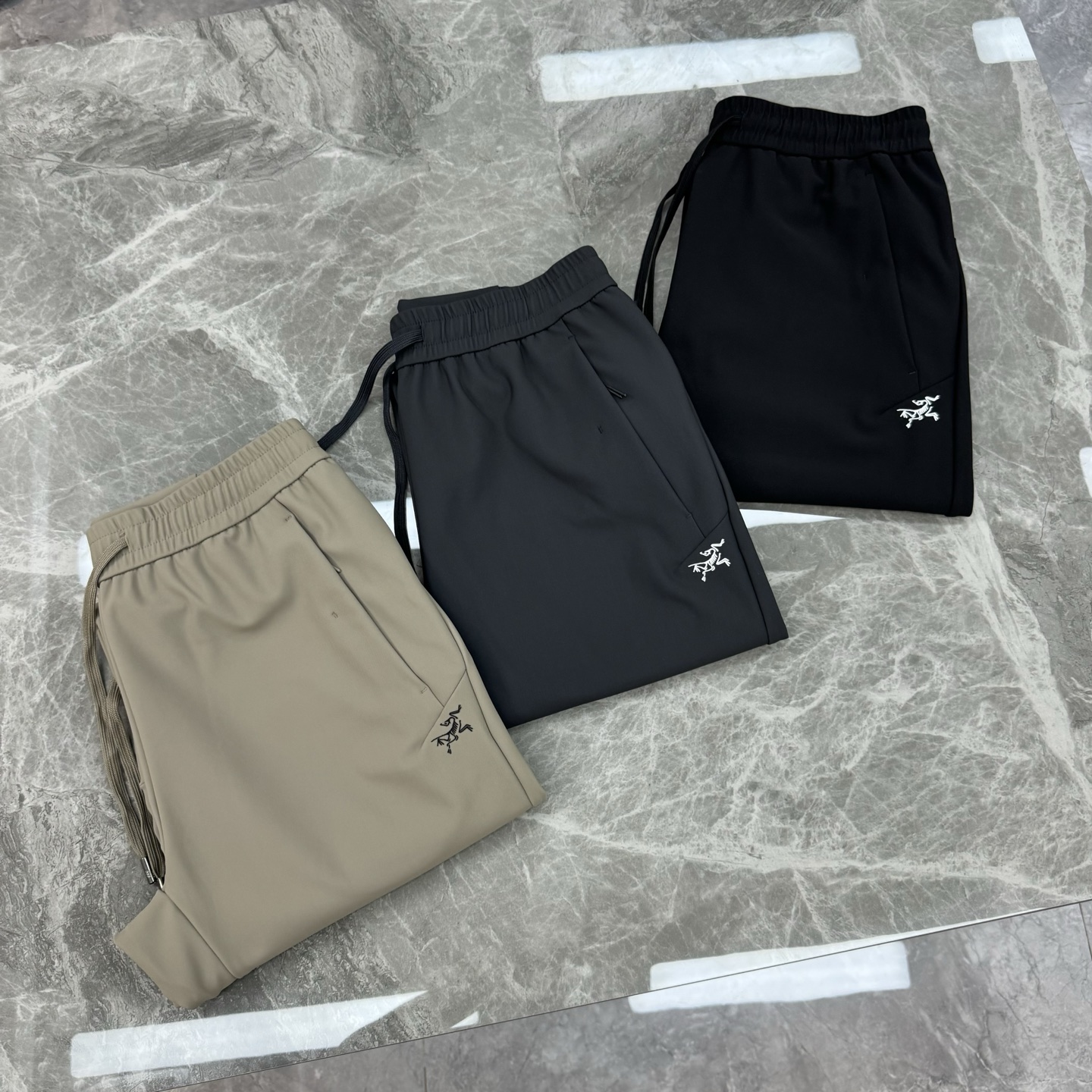 ARC'TERY*始祖-鸟25s新品户外运动休闲裤！❤️原单推荐！无比经典，客供防水梭织纤维面料.手舒畅