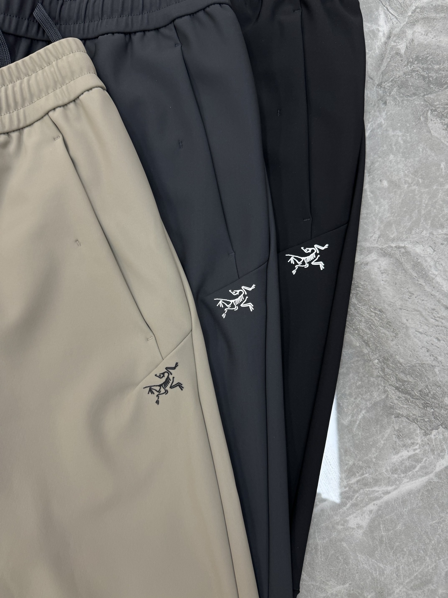 ARC'TERY*始祖-鸟25s新品户外运动休闲裤！❤️原单推荐！无比经典，客供防水梭织纤维面料.手舒畅