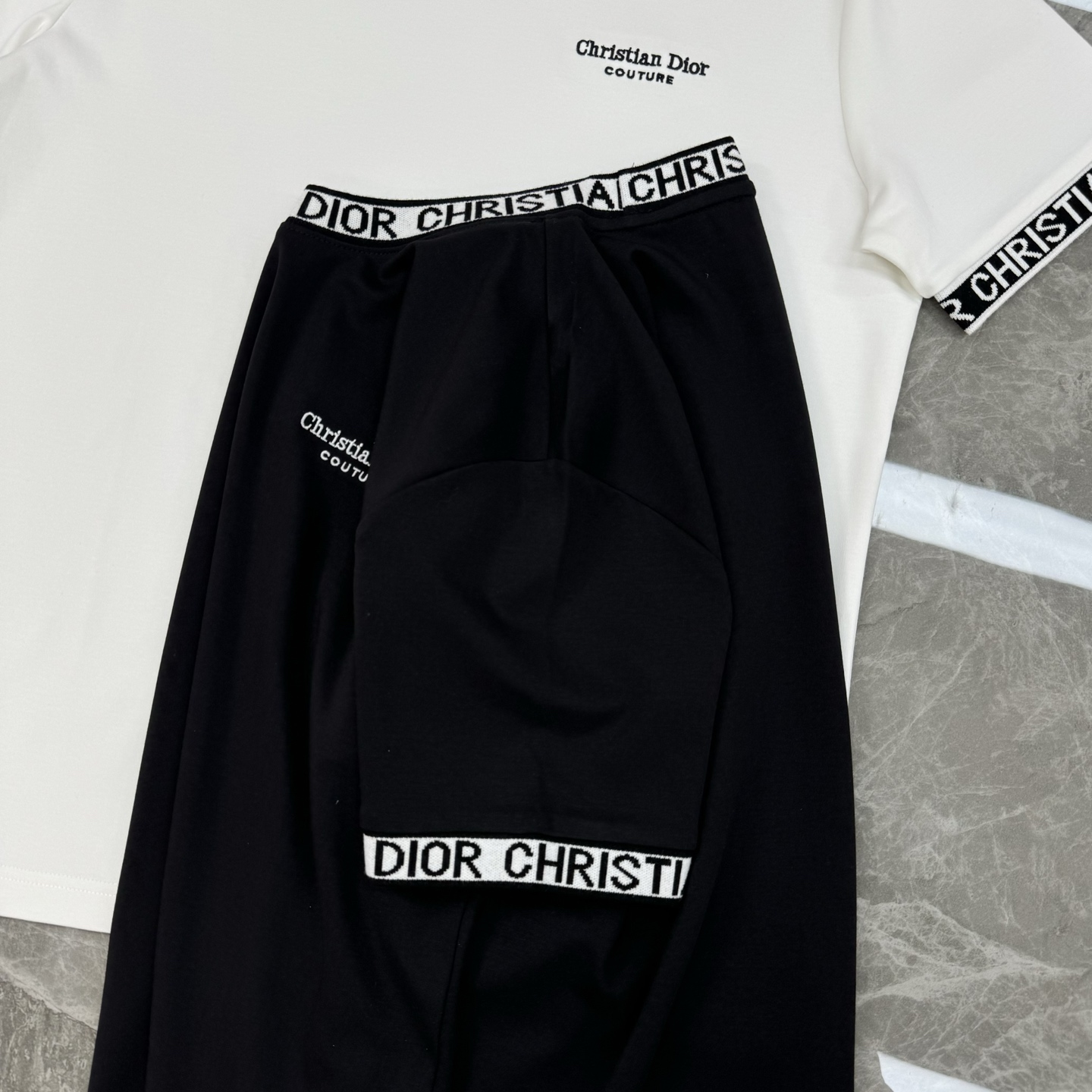 迪奥（Christian Dior） 25s男士莫代尔圆领短袖.原单推荐！优选300g莫代尔棉.婴儿的触