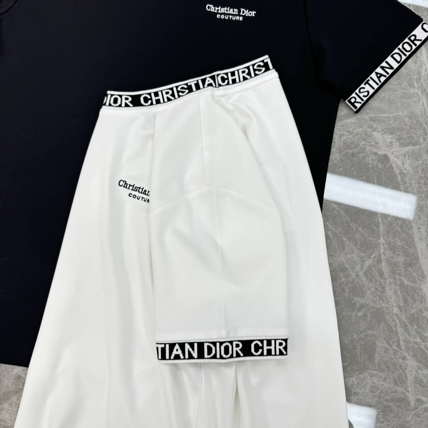 迪奥（Christian Dior） 25s男士莫代尔圆领短袖.原单推荐！优选300g莫代尔棉.婴儿的触