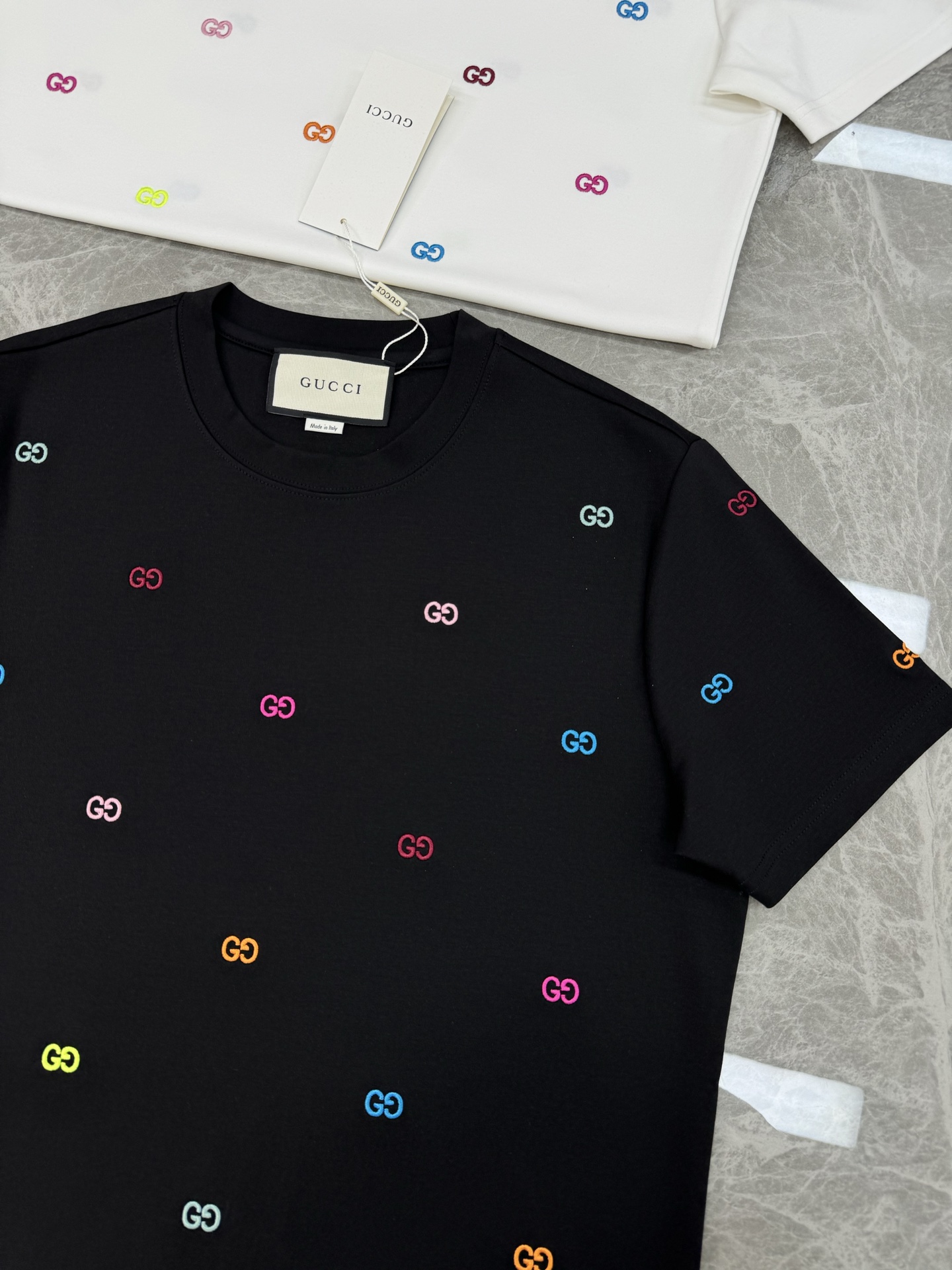 Gucci古奇25s新款莫代尔短袖T恤.满身重工3D字母绣花.糖果色彩绣花突出品牌字母设计.高克重300