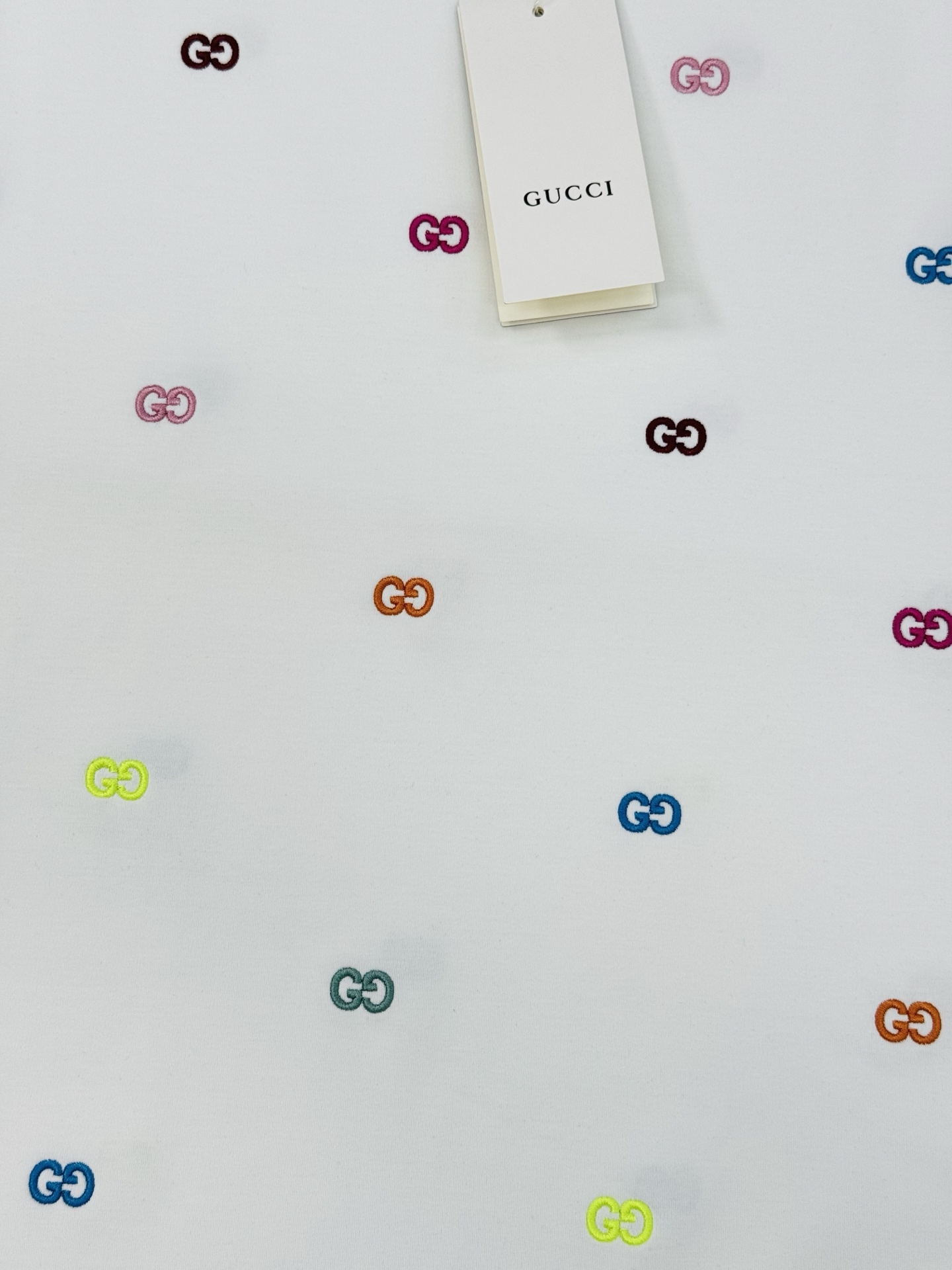 Gucci古奇25s新款莫代尔短袖T恤.满身重工3D字母绣花.糖果色彩绣花突出品牌字母设计.高克重300