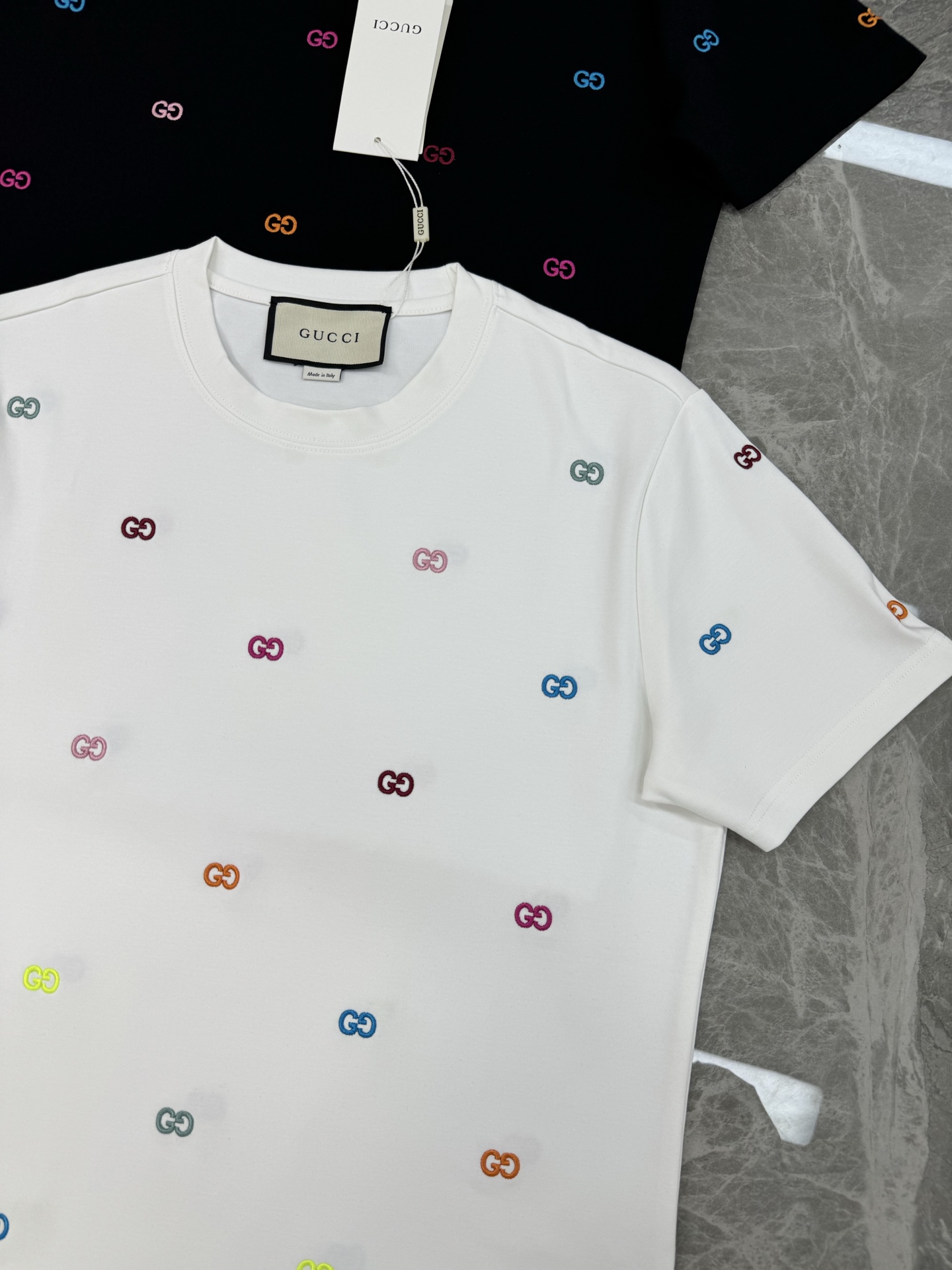 Gucci古奇25s新款莫代尔短袖T恤.满身重工3D字母绣花.糖果色彩绣花突出品牌字母设计.高克重300