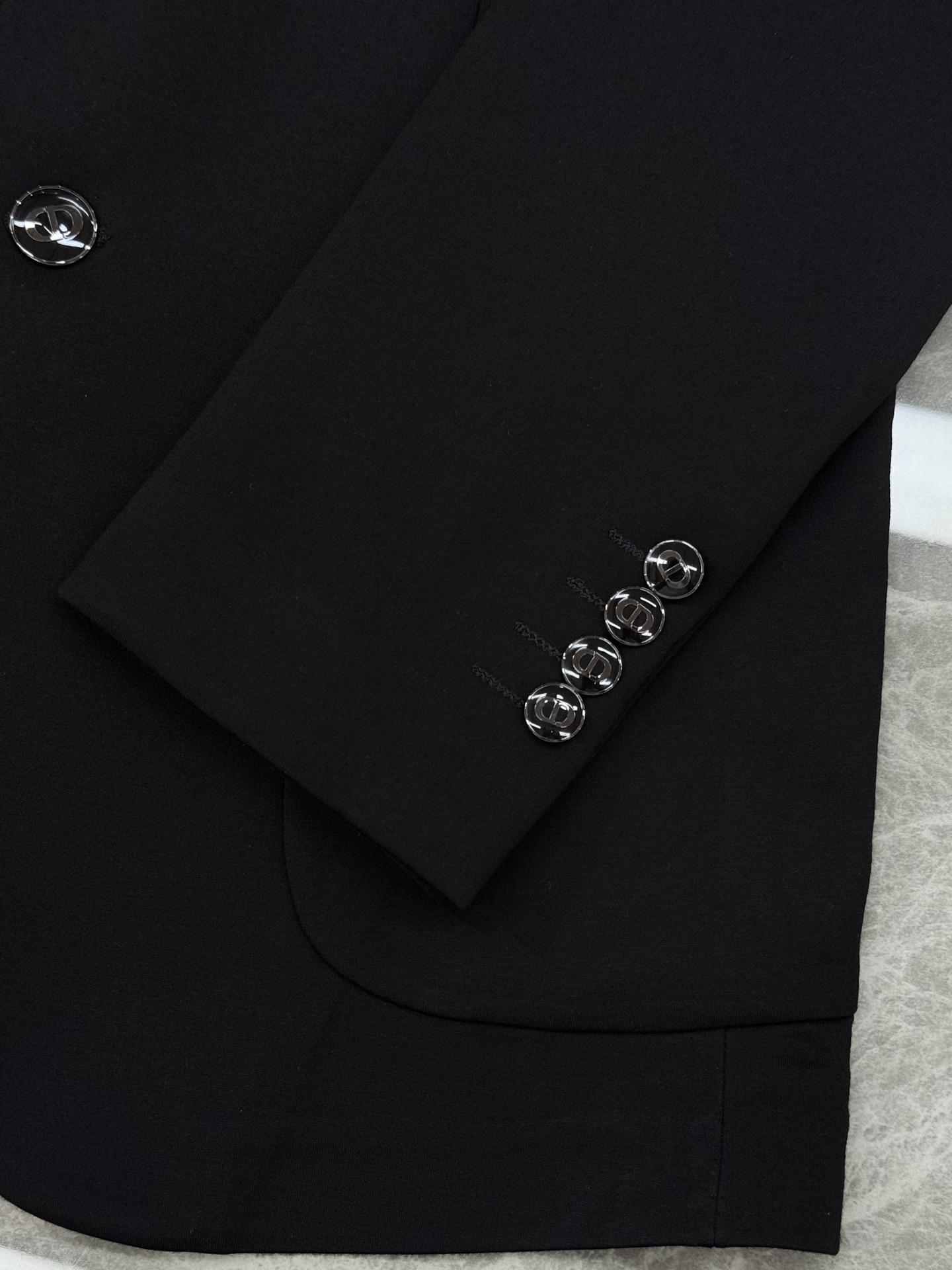 CD*dior25s新款西服外套👨🏻原单推荐！外贸公司订单！基础款推荐！简单高级.精致品牌CD绣花.立体