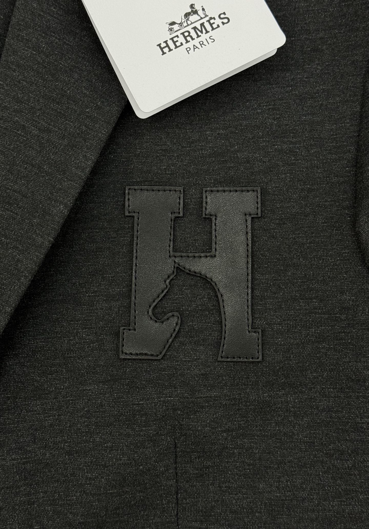 HERME*爱马仕25s休闲西服外套👨🏻外贸公司订单！胸口经典图形H马造型皮标.笔挺垂感十足，高端定制锦