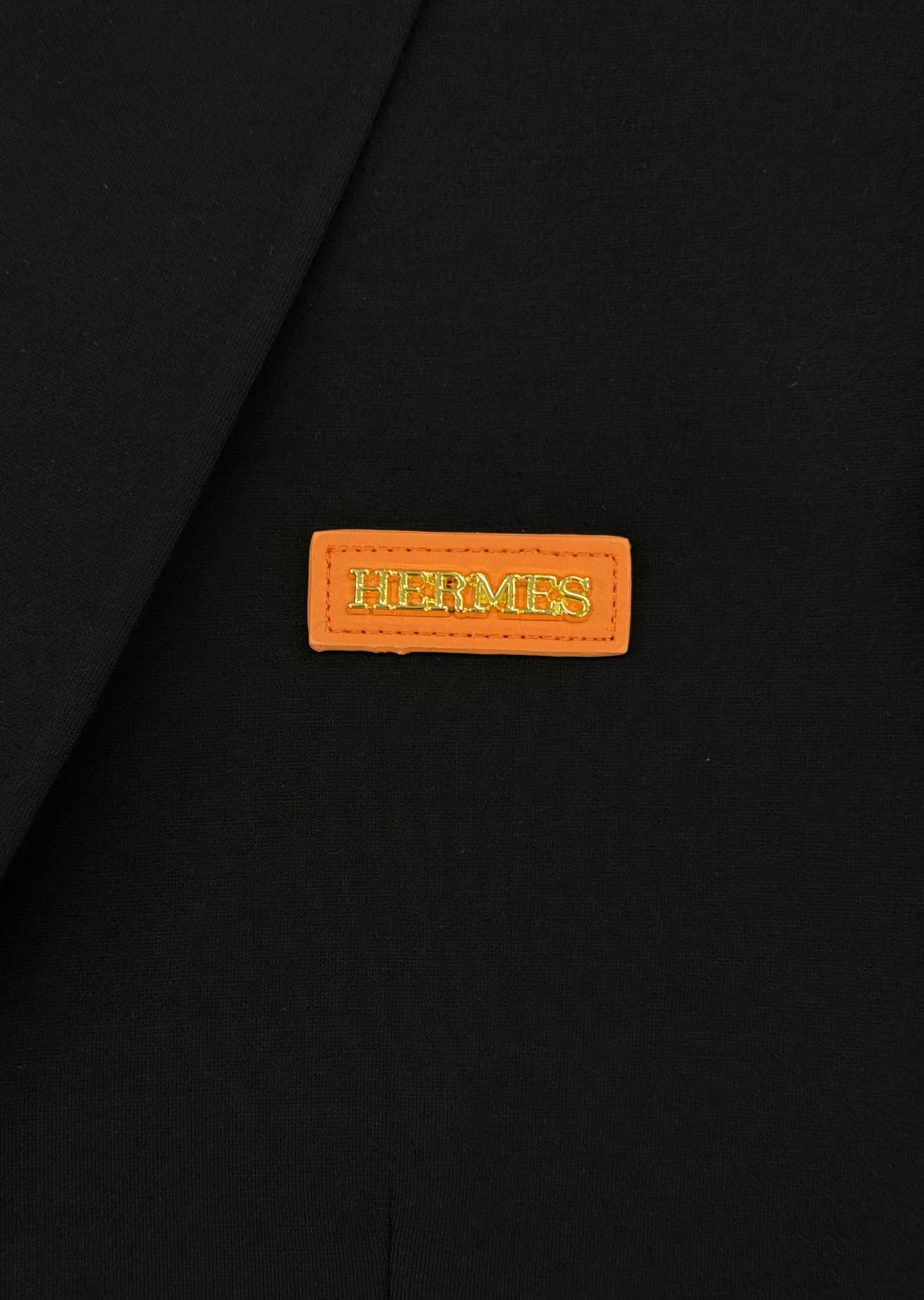 HERME*爱马仕25s休闲西服外套👨🏻外贸公司订单！胸口经典橘色品牌金属字母皮标.笔挺垂感十足，高端定
