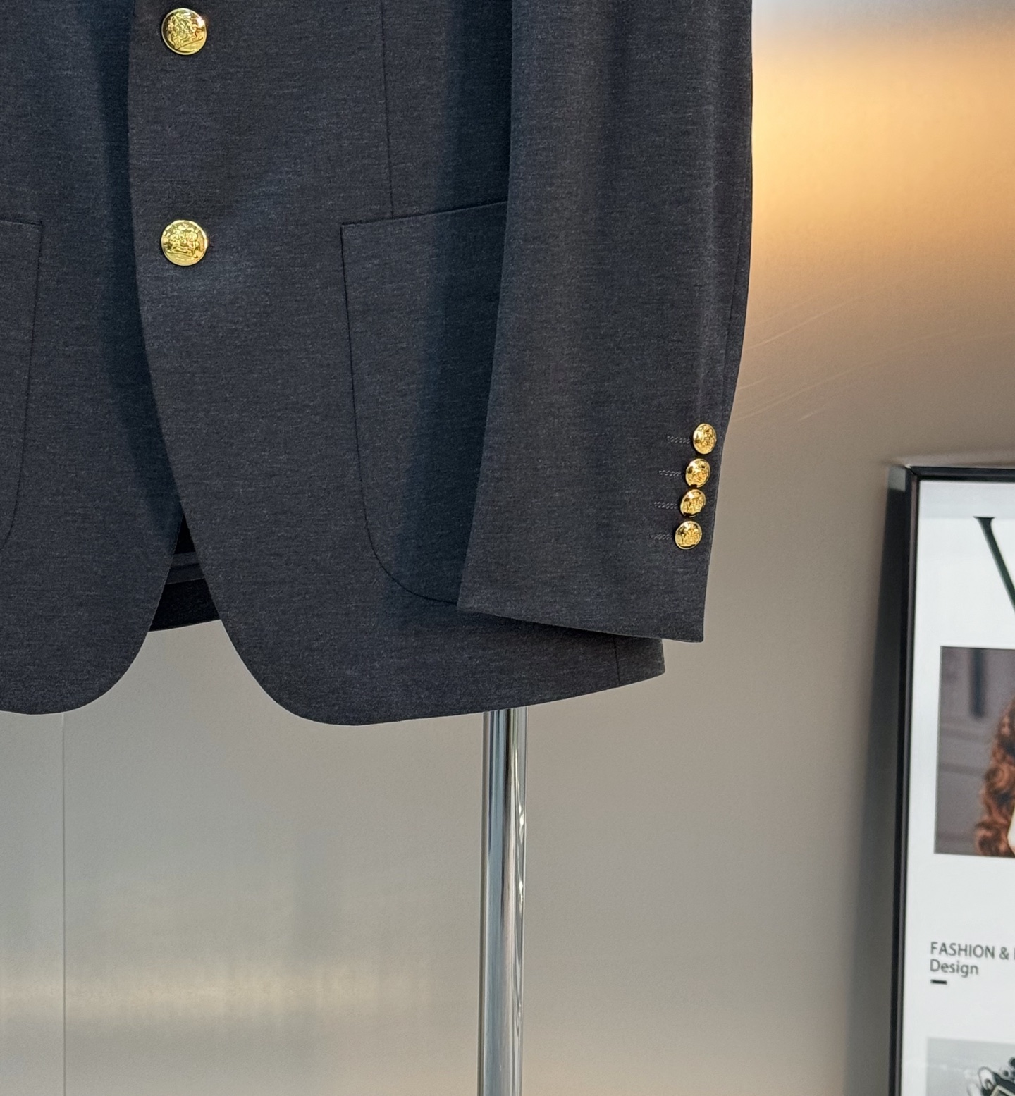 HERME*爱马仕25s休闲西服外套👨🏻外贸公司订单！胸口经典橘色品牌金属字母皮标.笔挺垂感十足，高端定