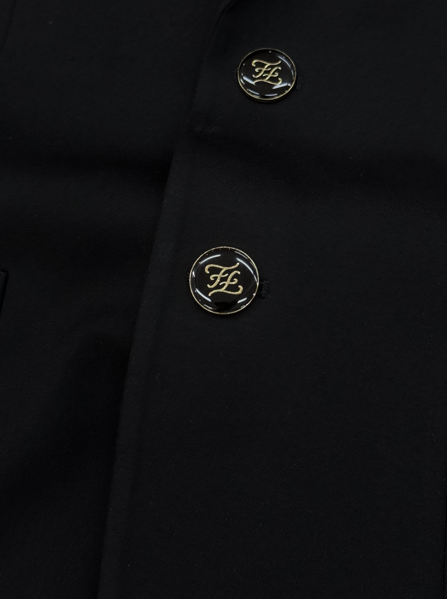 FENDI芬迪25s新款西服外套👨🏻大爆款来了🔥外贸公司订单！胸口FF小怪兽皮标标识.低调奢华！订制进口