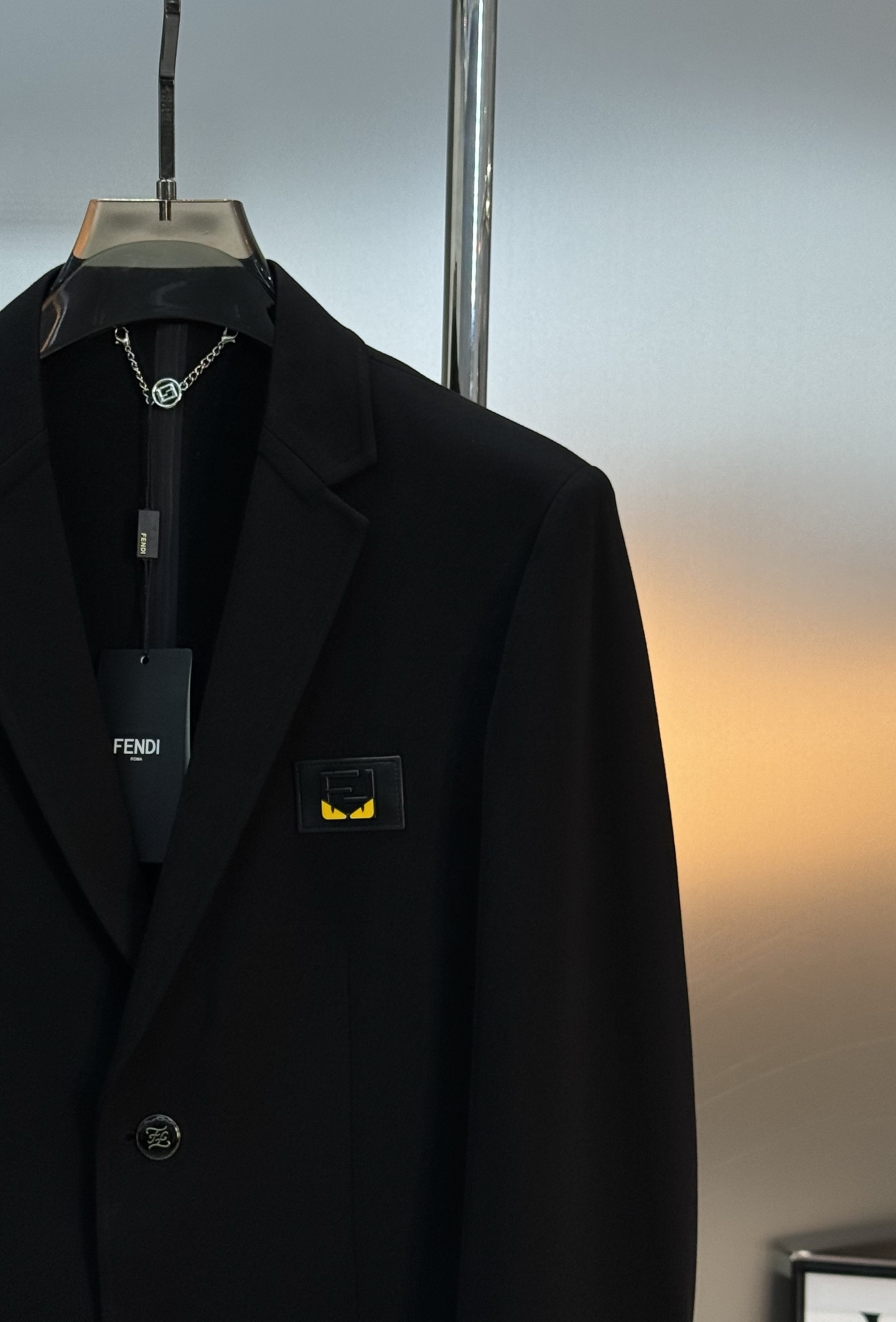 FENDI芬迪25s新款西服外套👨🏻大爆款来了🔥外贸公司订单！胸口FF小怪兽皮标标识.低调奢华！订制进口