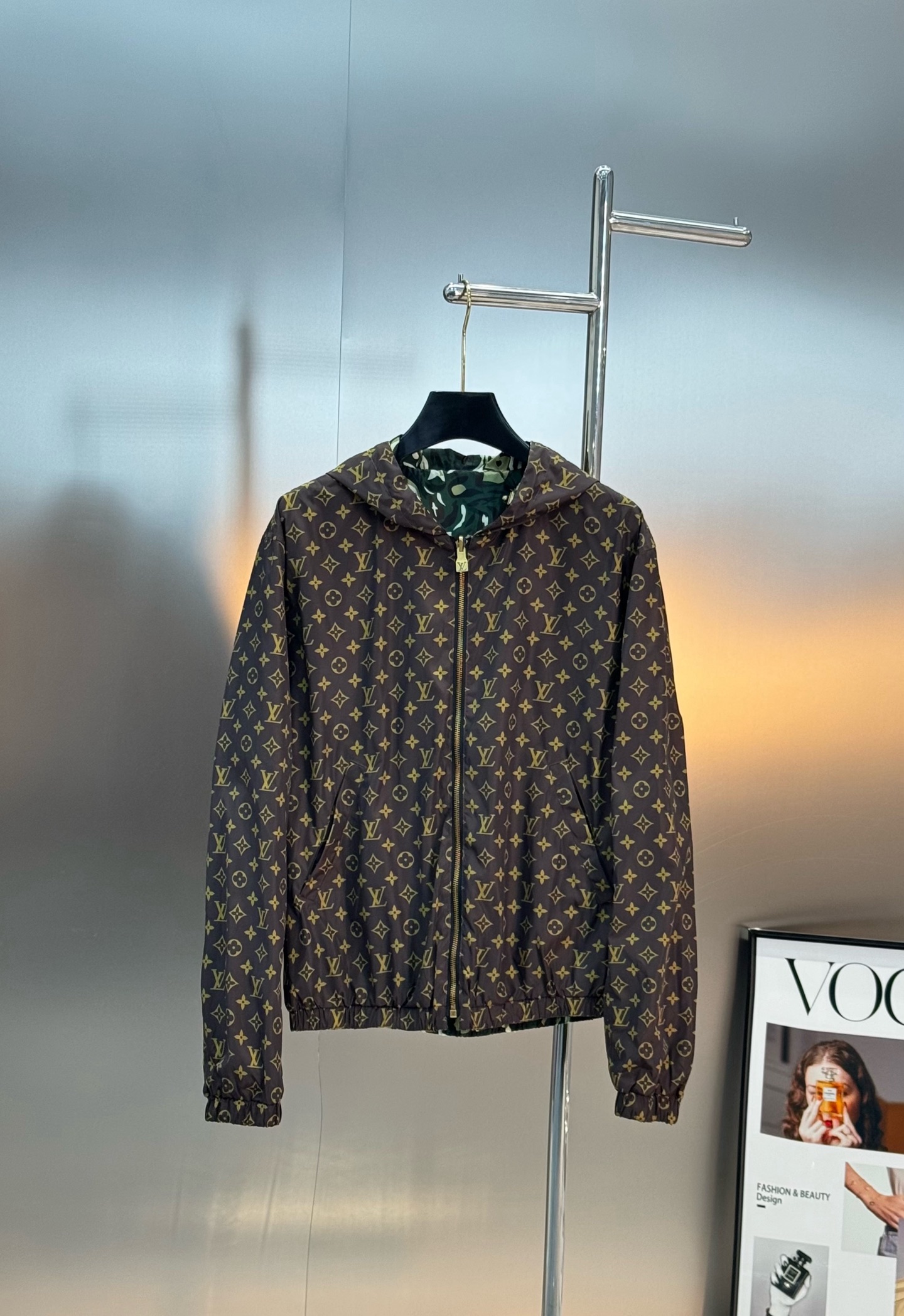 驴牌*25s新品.Nigo联名款双面穿连帽夹克外套！Nigo联名款双面穿连帽夹克外套，印花棉质迷彩面料，