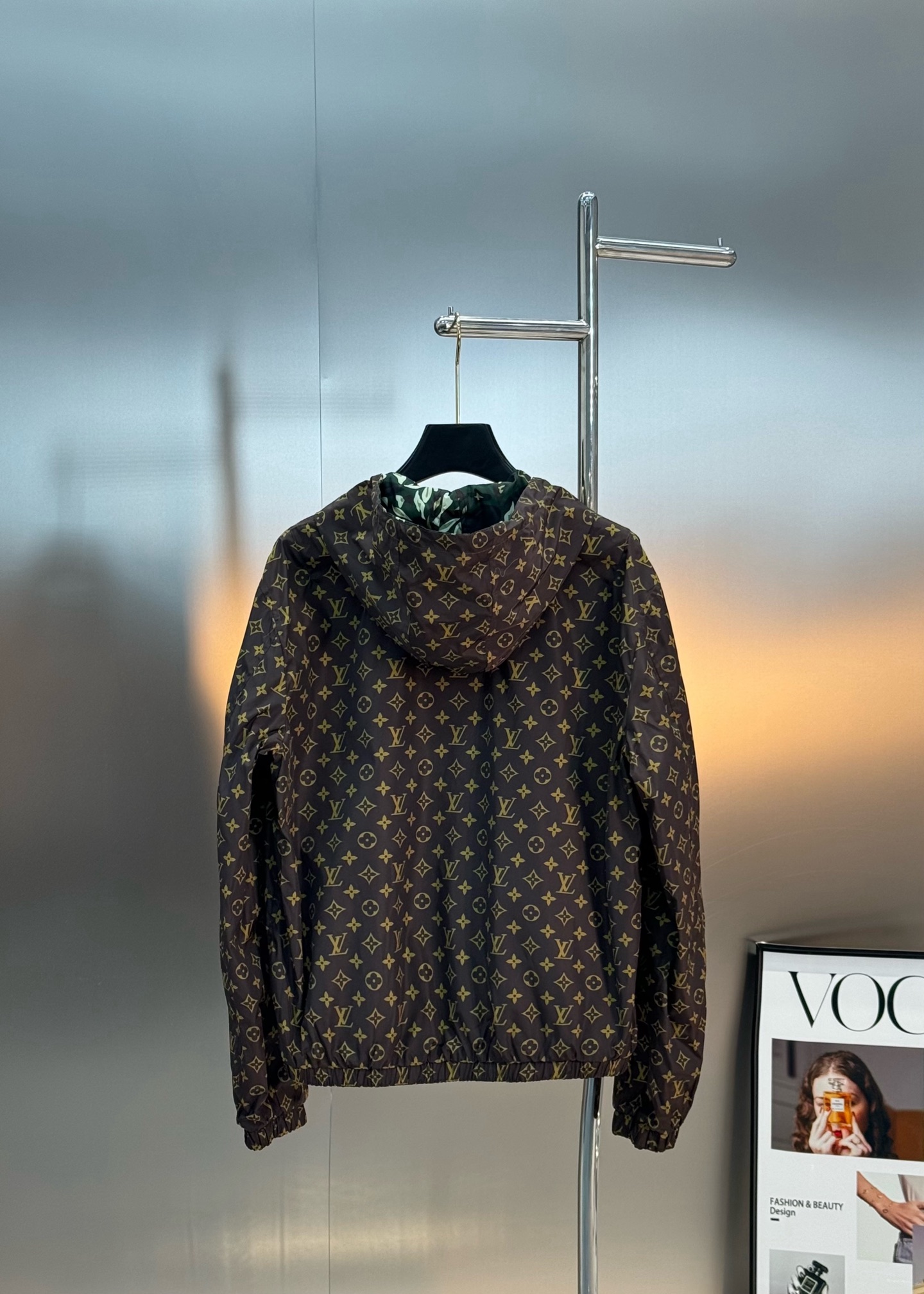 驴牌*25s新品.Nigo联名款双面穿连帽夹克外套！Nigo联名款双面穿连帽夹克外套，印花棉质迷彩面料，