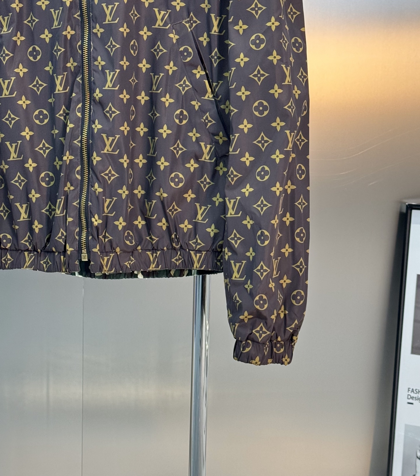 驴牌*25s新品.Nigo联名款双面穿连帽夹克外套！Nigo联名款双面穿连帽夹克外套，印花棉质迷彩面料，