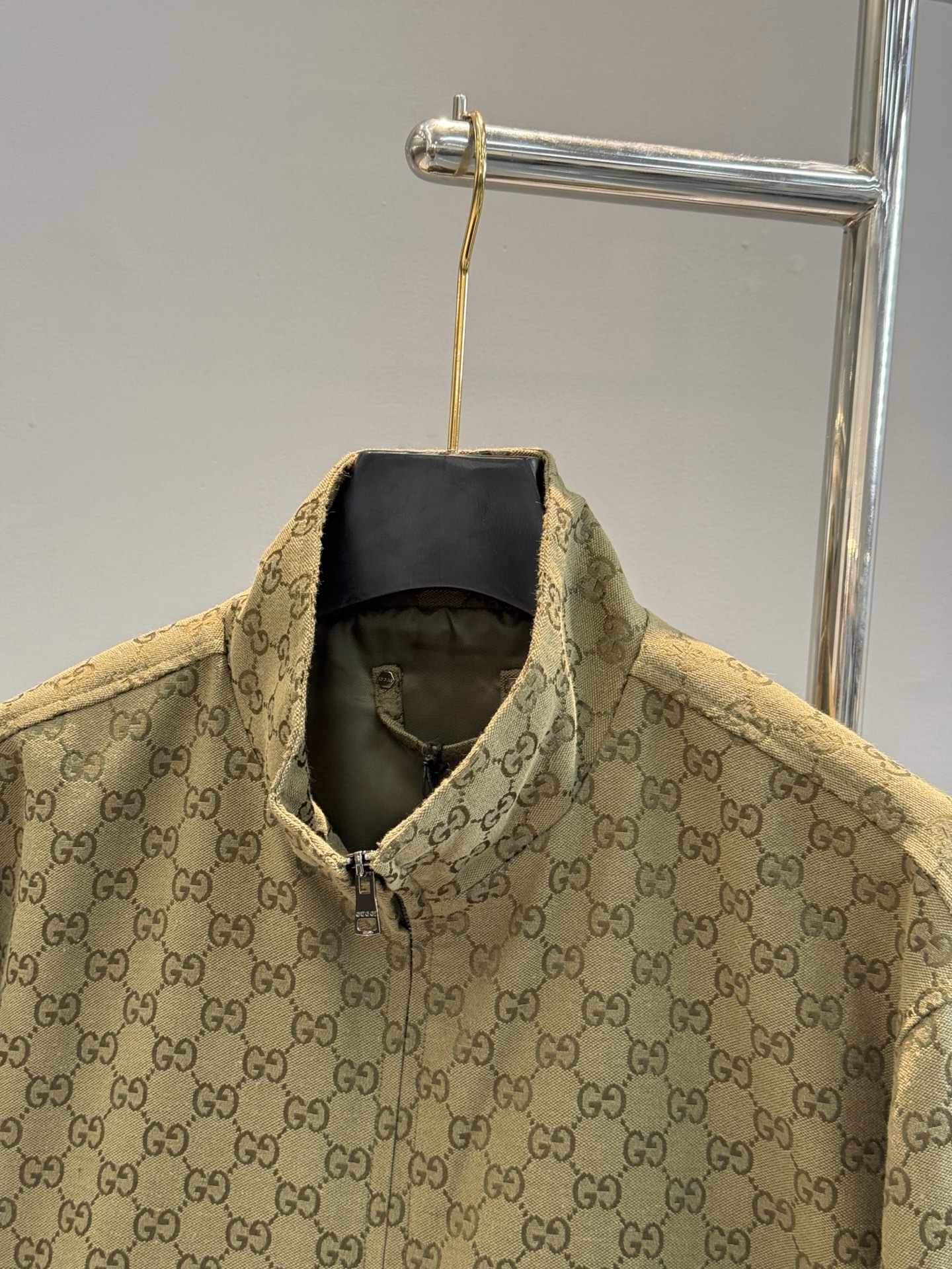 Gucci古奇25FW秋冬新品！GG帆布飞行夹克外套.男女同款！2025早秋系列运用精致又华丽的面料演绎