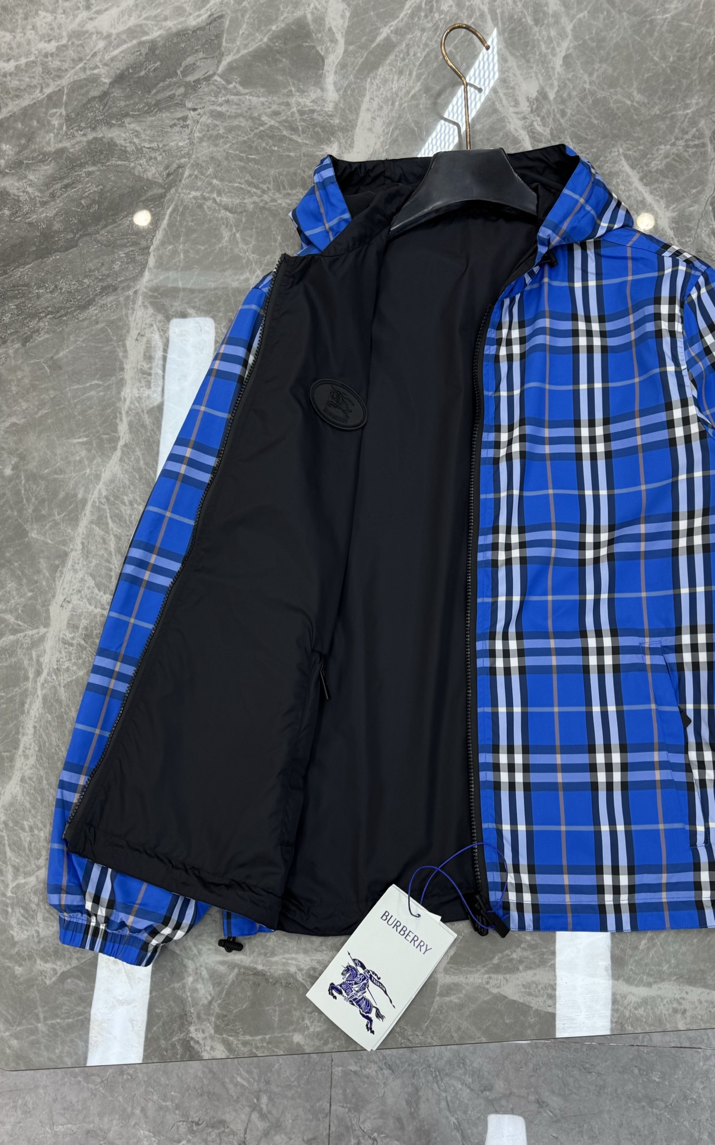 BBR巴宝莉25s新品.格纹双面穿连帽外套.定织定染格子面料，经典B家格子造型呈现.双面穿胸口基础款品牌