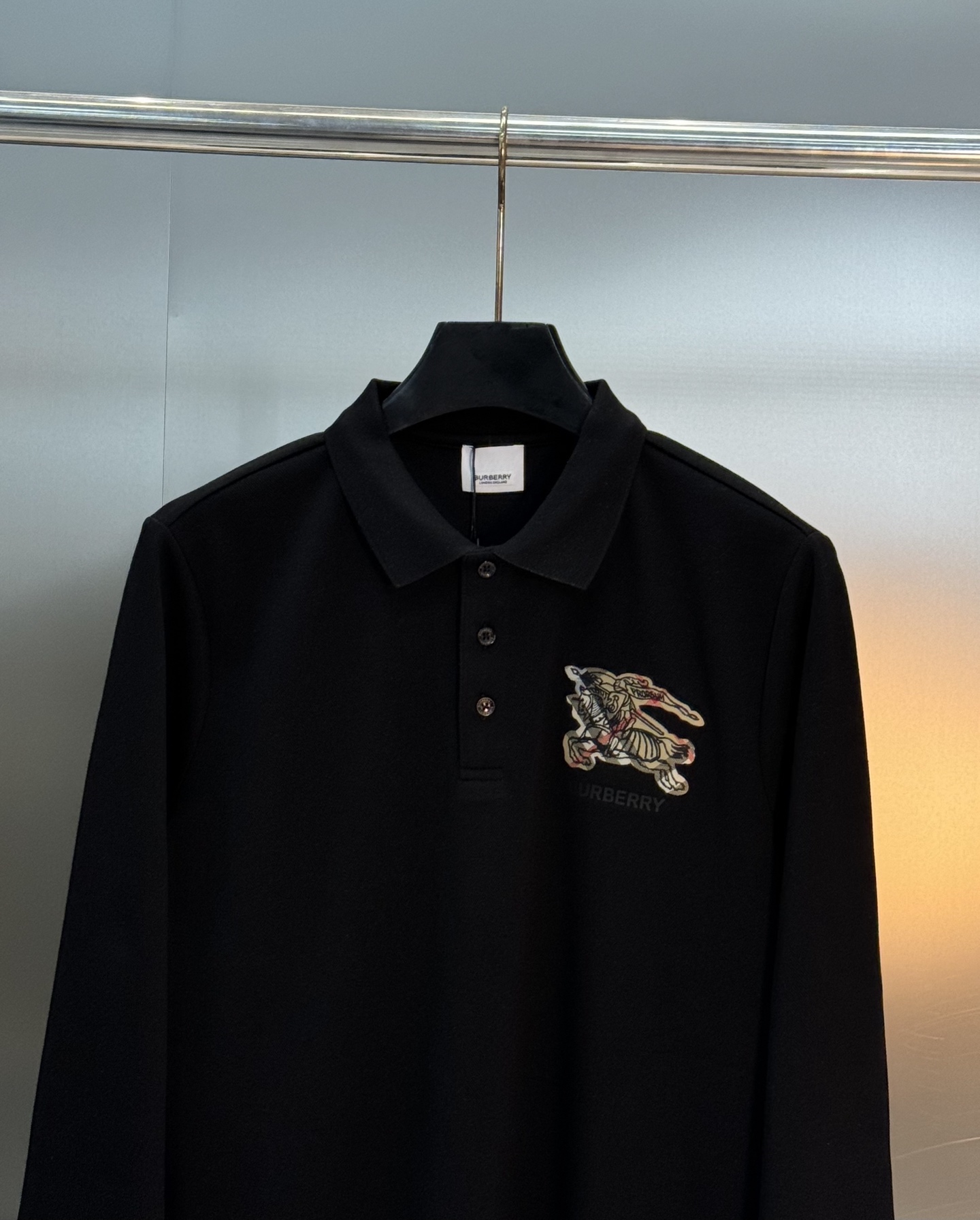 BBR巴宝莉25s秋季男士长袖翻领Polo.胸前经典徽标.经典格子战马标识尽显高级感！！！标签化的东西不