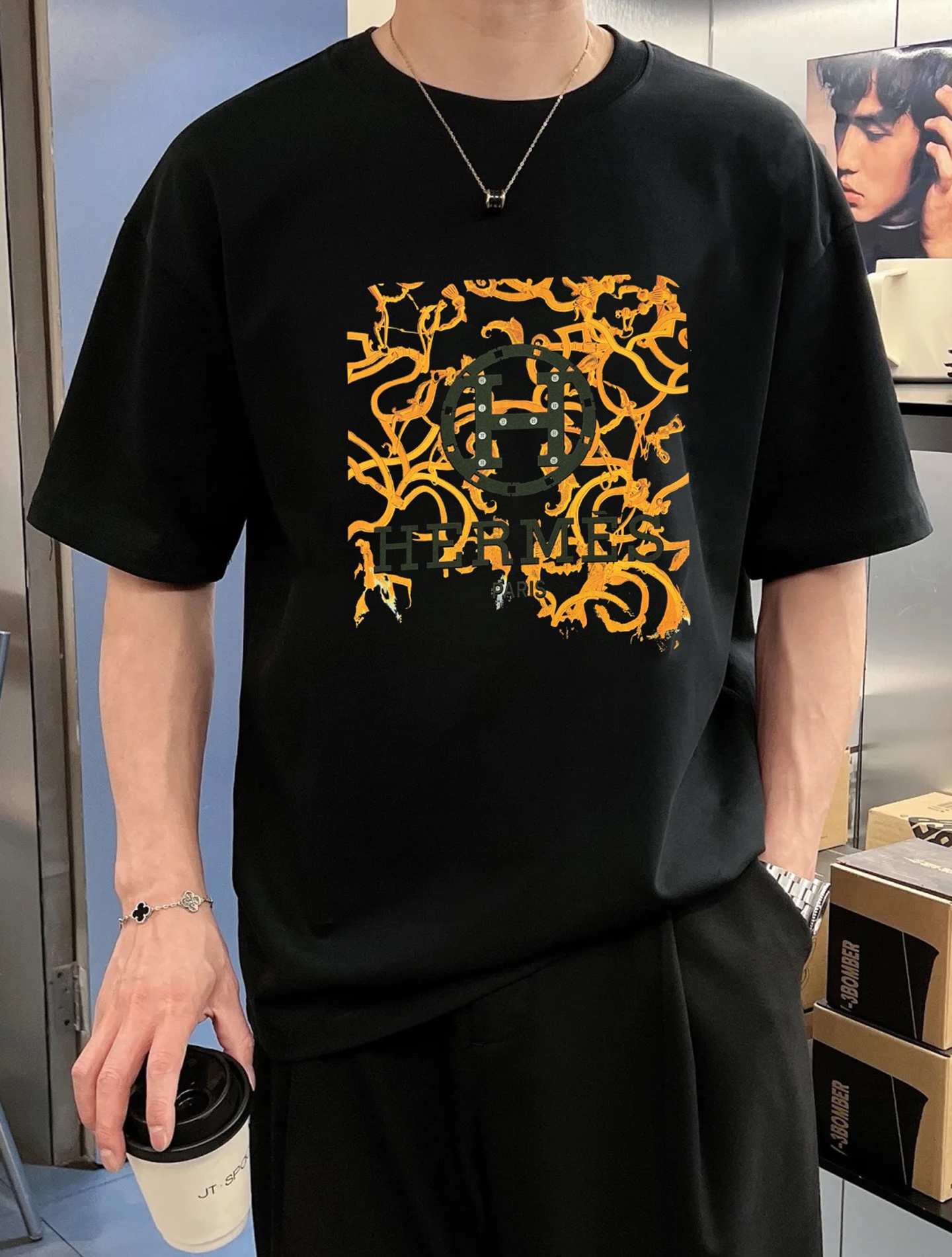 HERM*S 爱马仕25s新款T恤.男女同款.同步官网发售 ！ 为全新系列注入满满活力，这款单品用心甄选