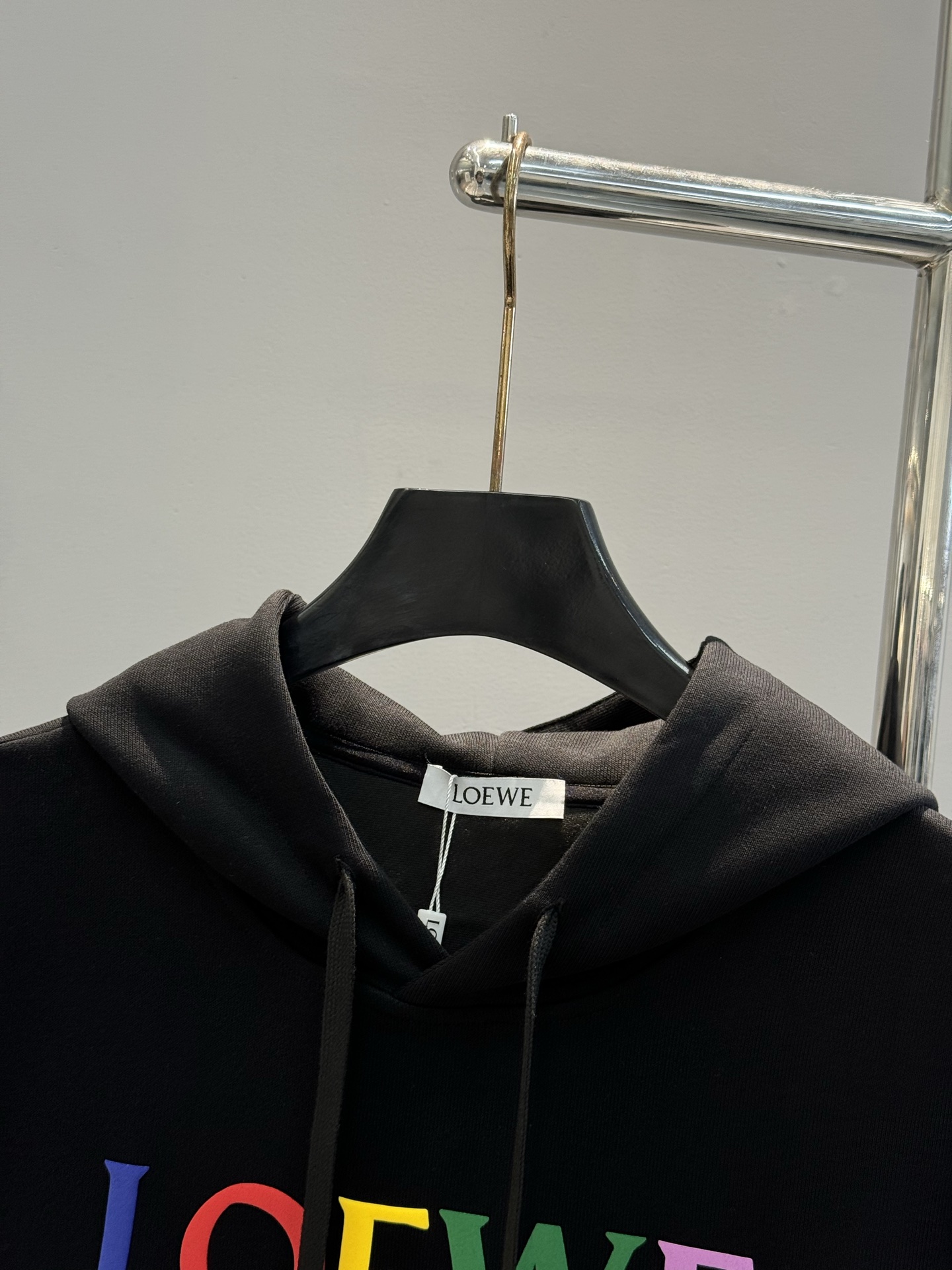 LOEWE罗意威25s新款潮人卫衣.连帽设计.男女同款！经典字母图形烫画视觉冲击力时尚感强！品牌字母图形