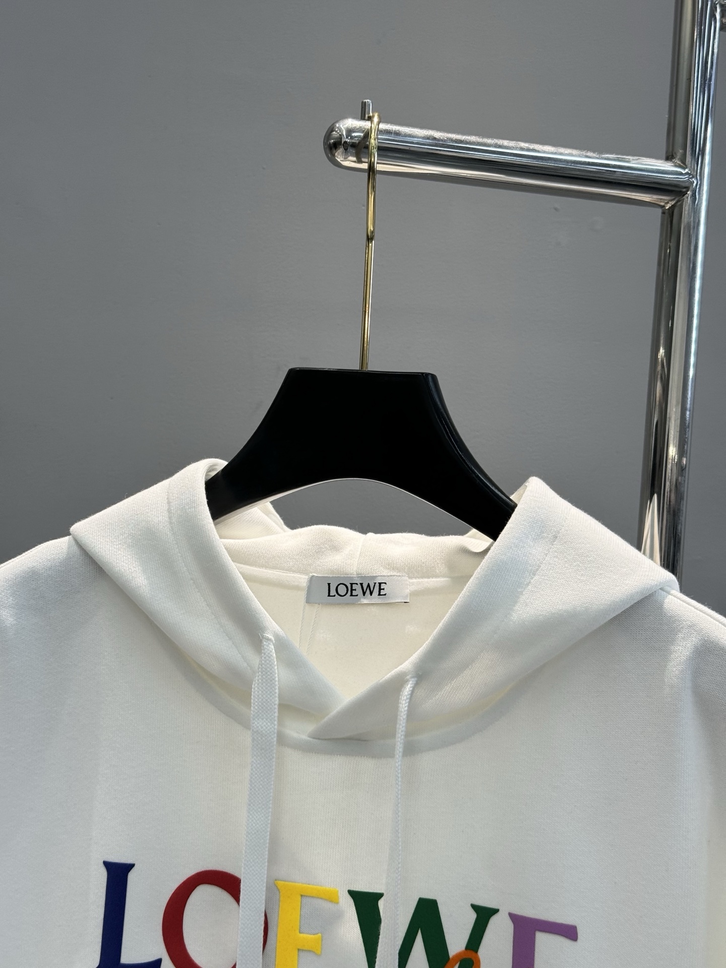 LOEWE罗意威25s新款潮人卫衣.连帽设计.男女同款！经典字母图形烫画视觉冲击力时尚感强！品牌字母图形