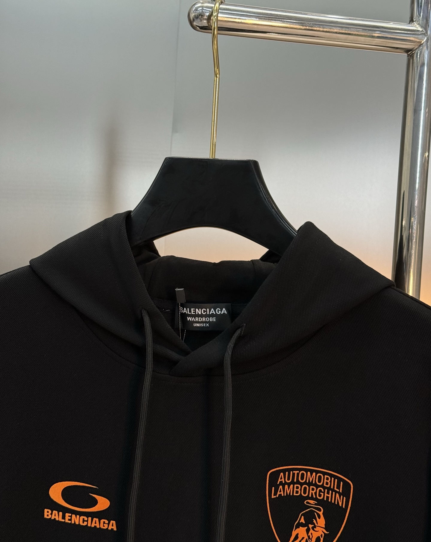 Balenciag*巴黎家25s新款连帽卫衣.联名款兰博基尼.男女同款！os版型真的很迷人.品牌图形字母