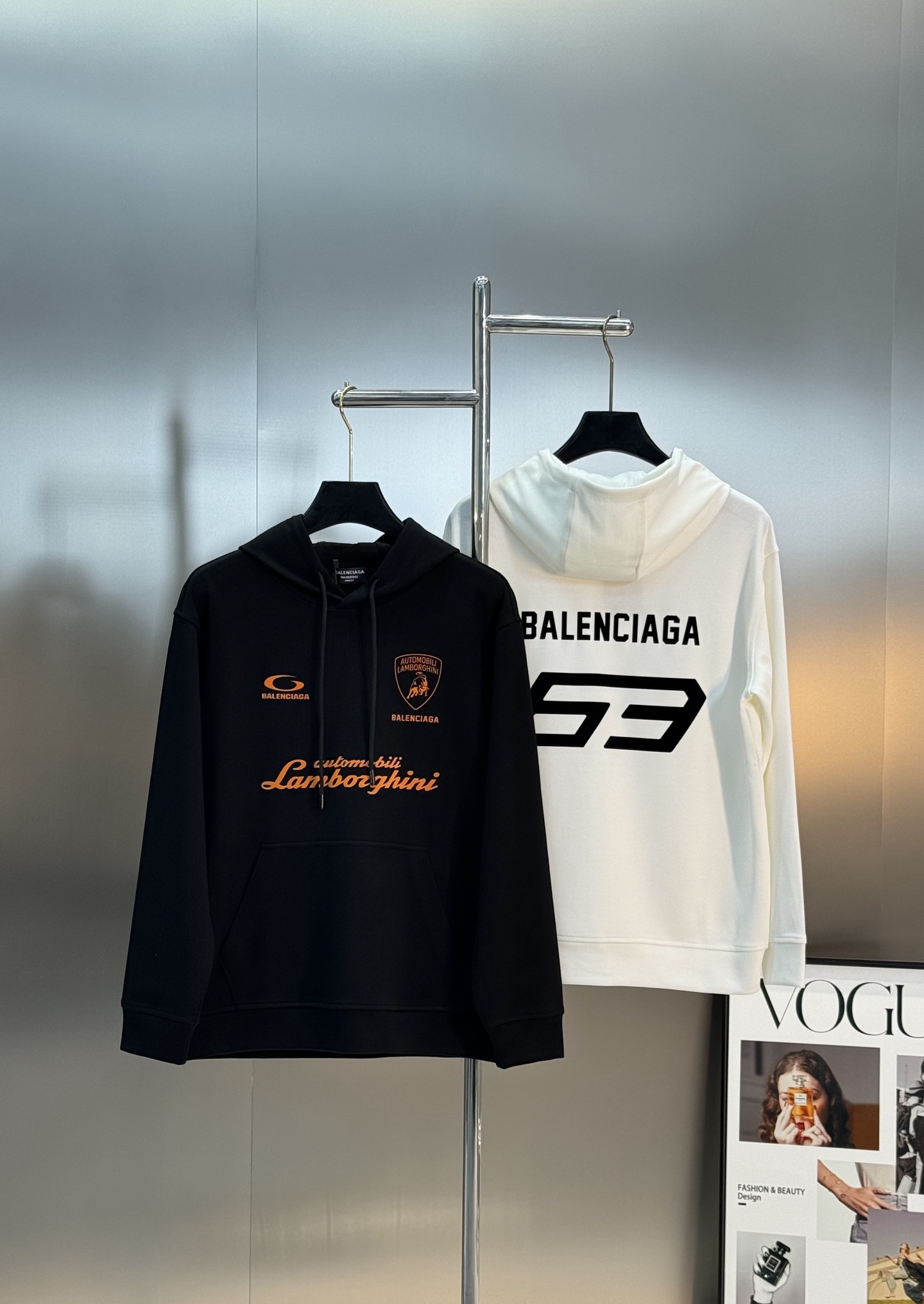 Balenciag*巴黎家25s新款连帽卫衣.联名款兰博基尼.男女同款！os版型真的很迷人.品牌图形字母