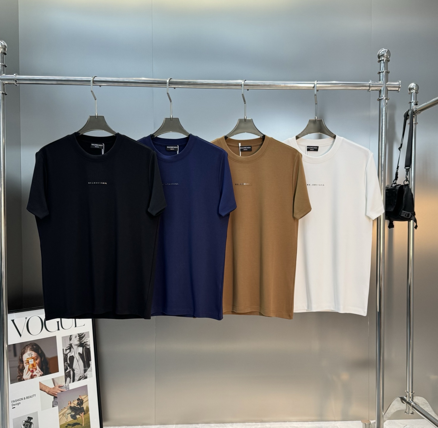 Balenciaga巴黎世家25s新款莫代尔T恤.基础款推荐！干净利落.经典字母图形设计，高温烫画高周波