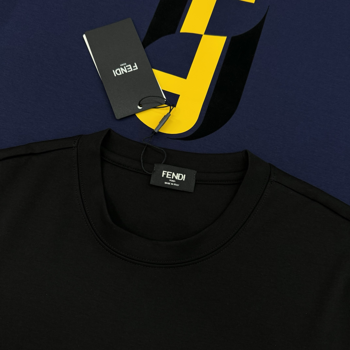 FEND*芬迪25s新款莫代尔T恤.经典基础款！！经典黄色FF字母烫画设计.立体凸凹感双层工艺.上身有型