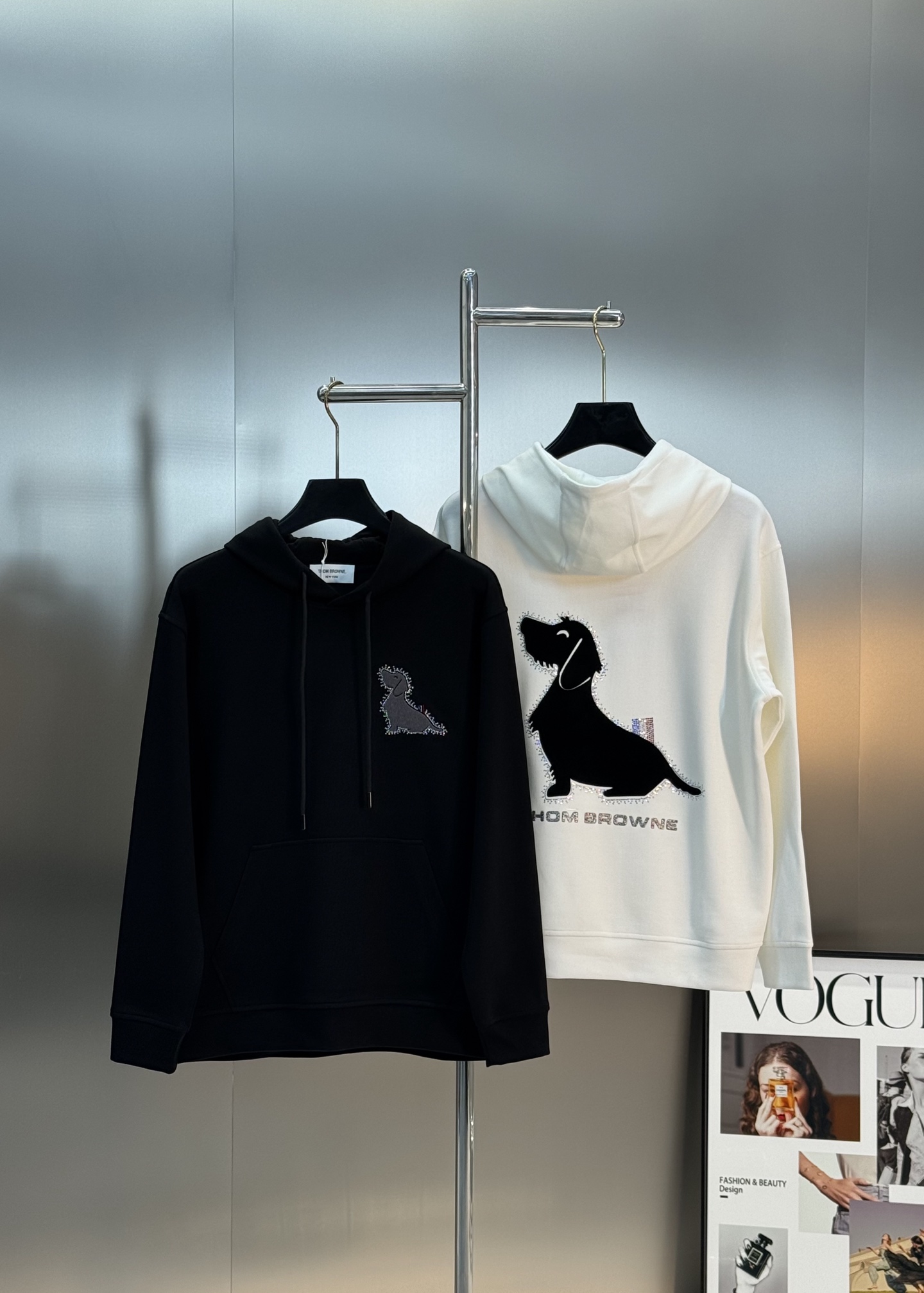 THOM BROWNE汤姆布朗25s新款连帽卫衣.男女同款！胸口及后背经典TB小狗造型设计.高温叠加烫画
