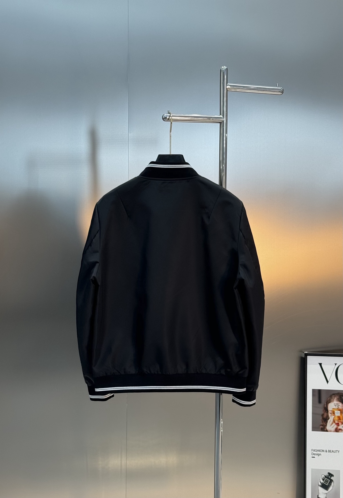 PRADA普拉达25s新品棒球款夹克🆕意大利进口面料时尚夹克风衣外套。上身更随意大方，专柜原版五金奢华高