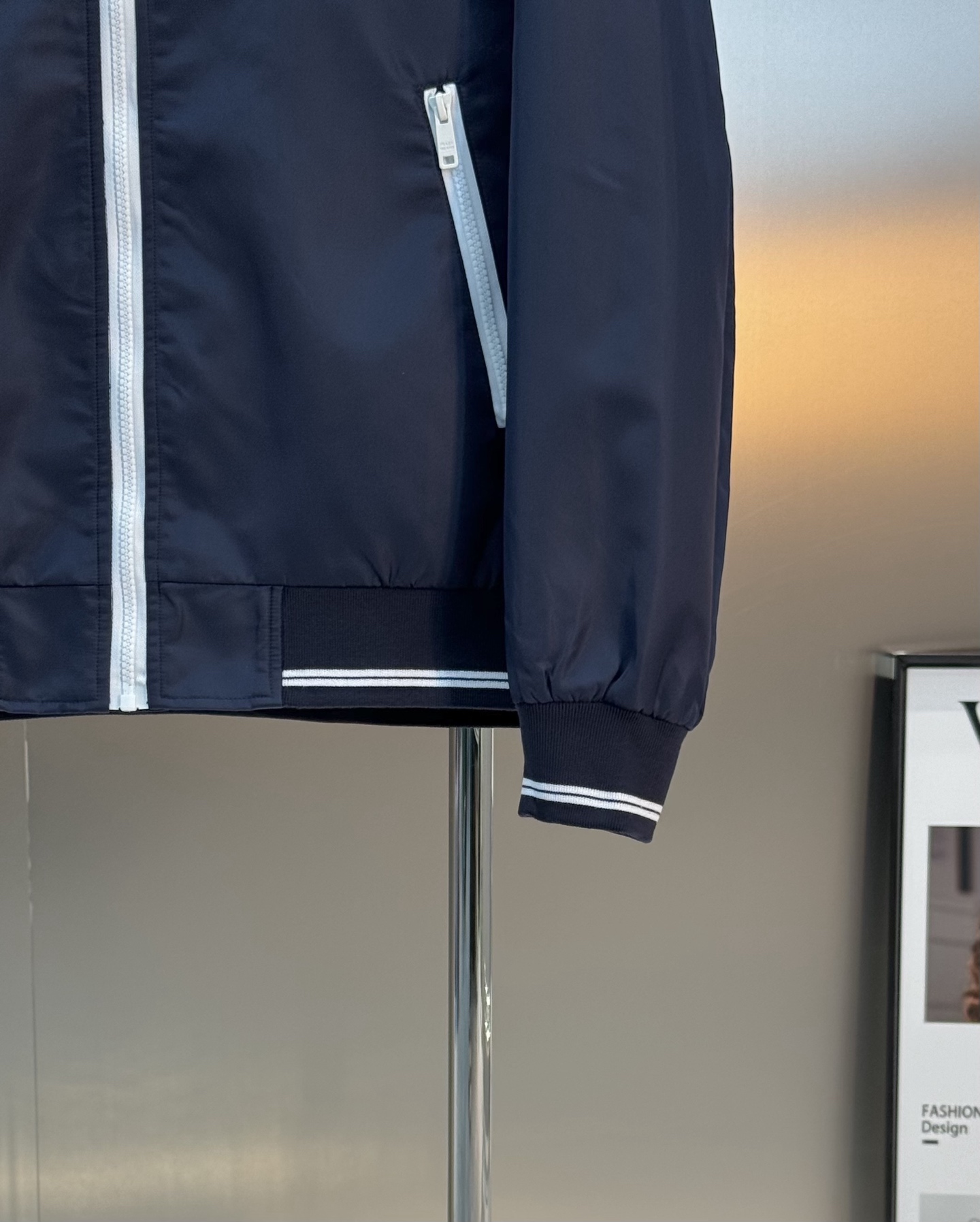 PRADA普拉达25s新品棒球款夹克🆕意大利进口面料时尚夹克风衣外套。上身更随意大方，专柜原版五金奢华高