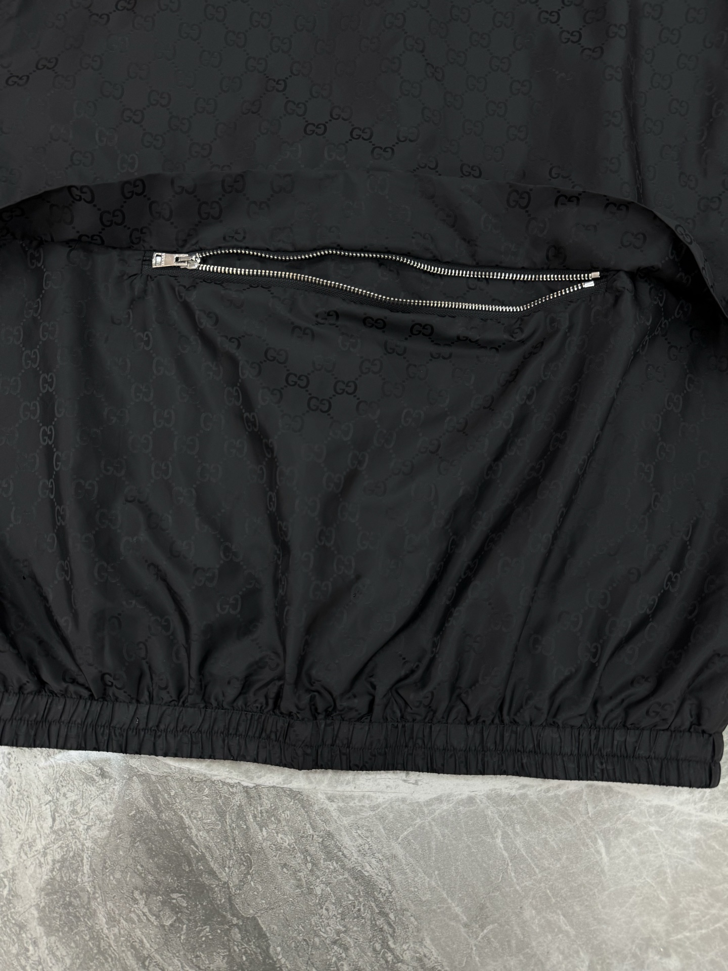 GUCCI古奇25FW外套原版夹克.连帽设计.满身数码GG花型.定制五金配件自带收纳限量款，面料油润，满